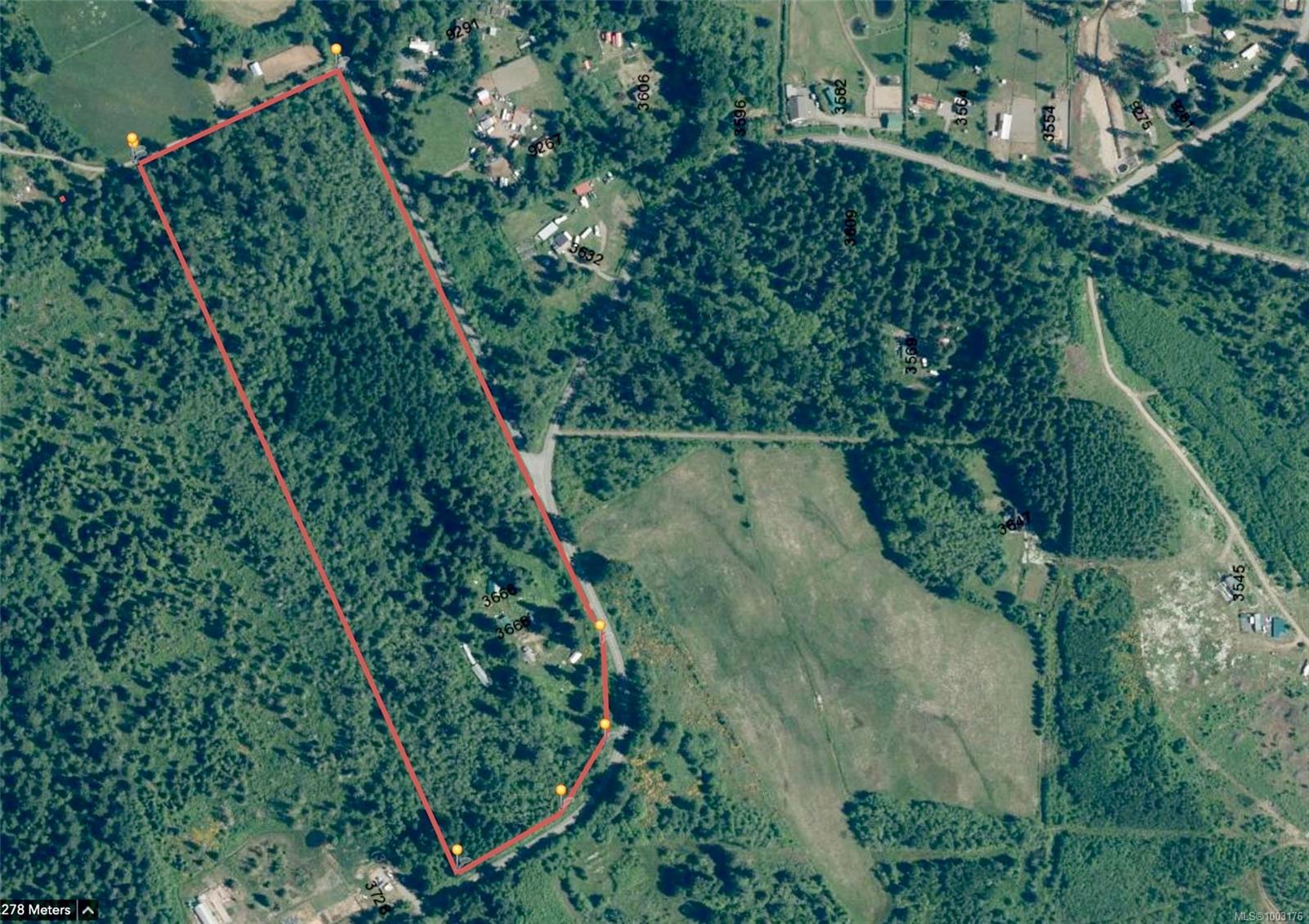 $950,000 - 3666 Macaulay Rd<br>British Columbia, V9J 1C7