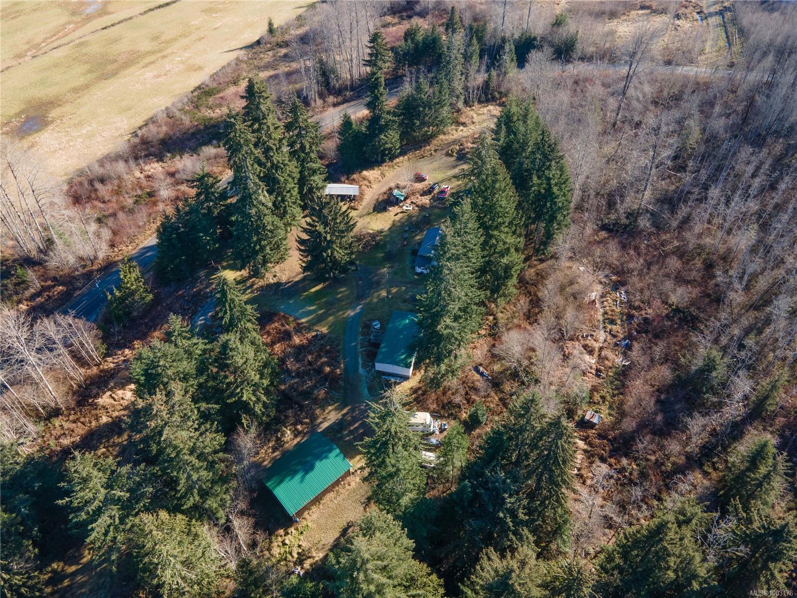$950,000 - 3666 Macaulay Rd<br>British Columbia, V9J 1C7