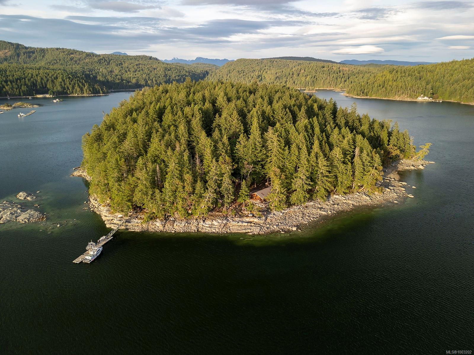 $6,000,000 - 0 Tan Island<br>British Columbia, V0P 1Z0