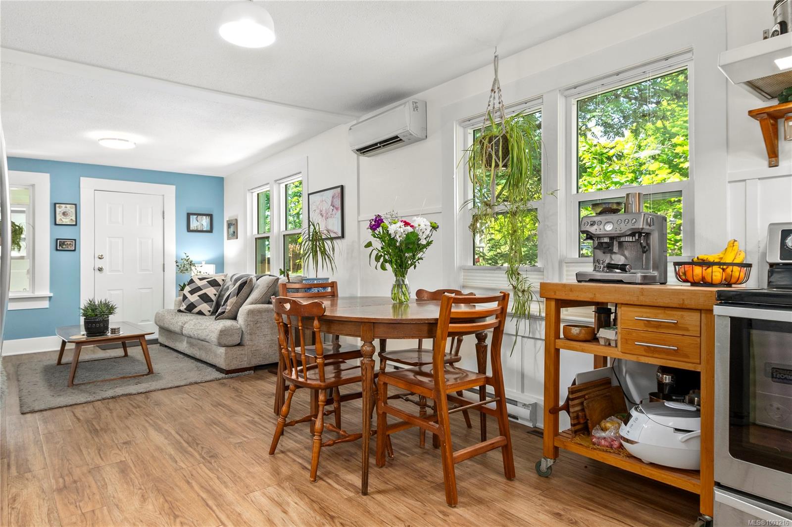 $569,000 - 595 11th St<br>British Columbia, V9N 1S7