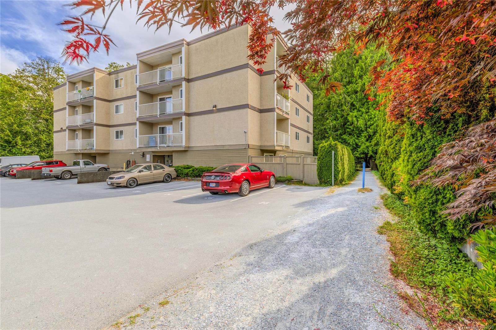 $340,000 - 1187 Seafield Cres<br>British Columbia, V9V 1J9