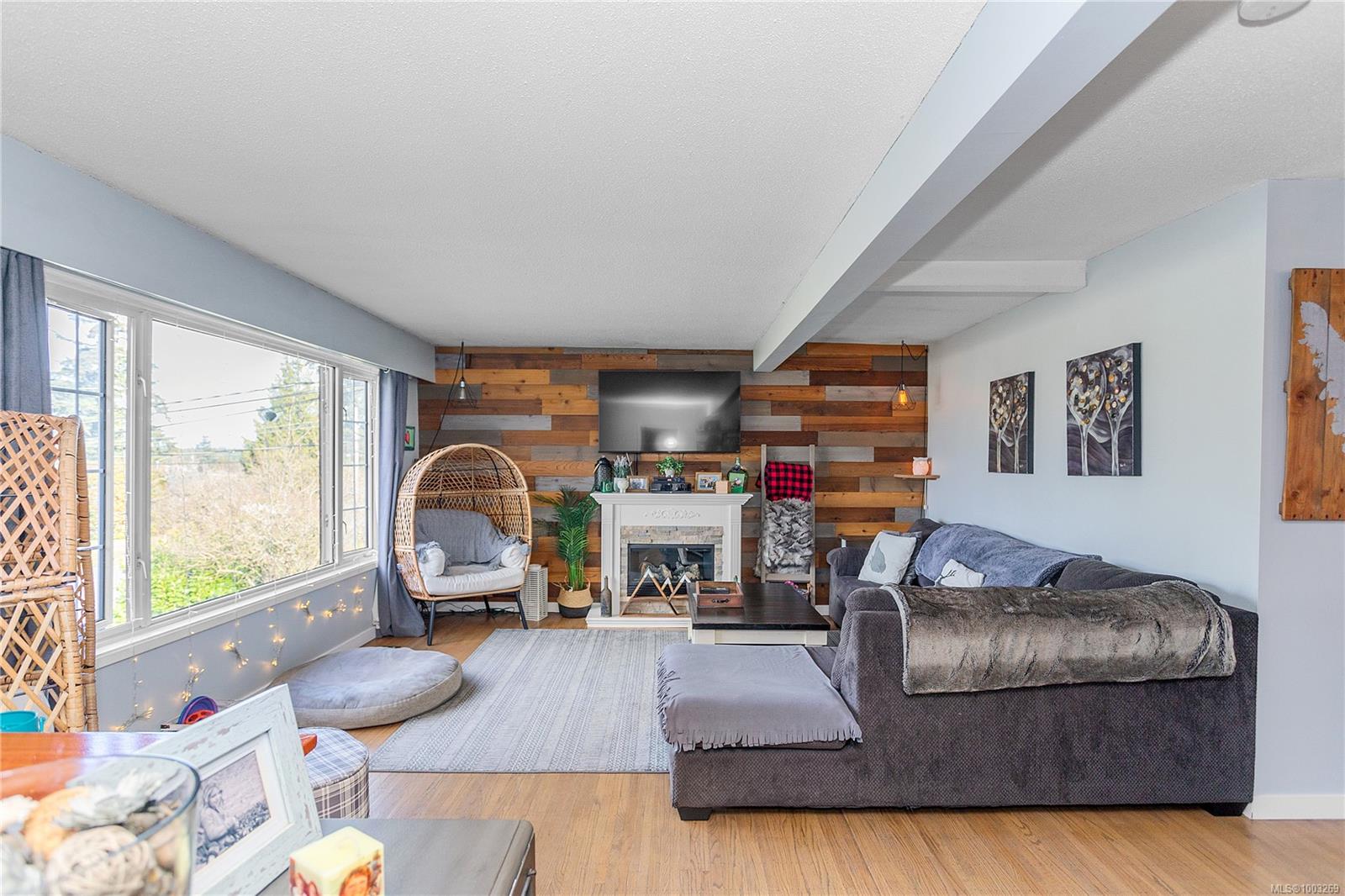 $549,900 - 781 Chelsea St<br>British Columbia, V9S 1Y2
