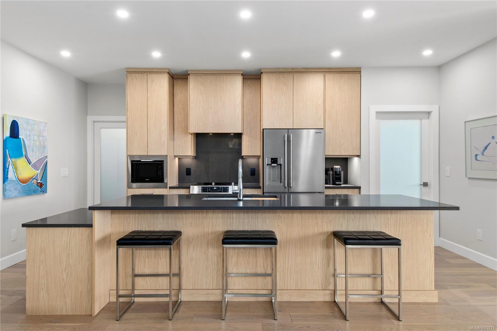 $1,120,000 - 3329 Eagleview Cres<br>British Columbia, V9N 0B6