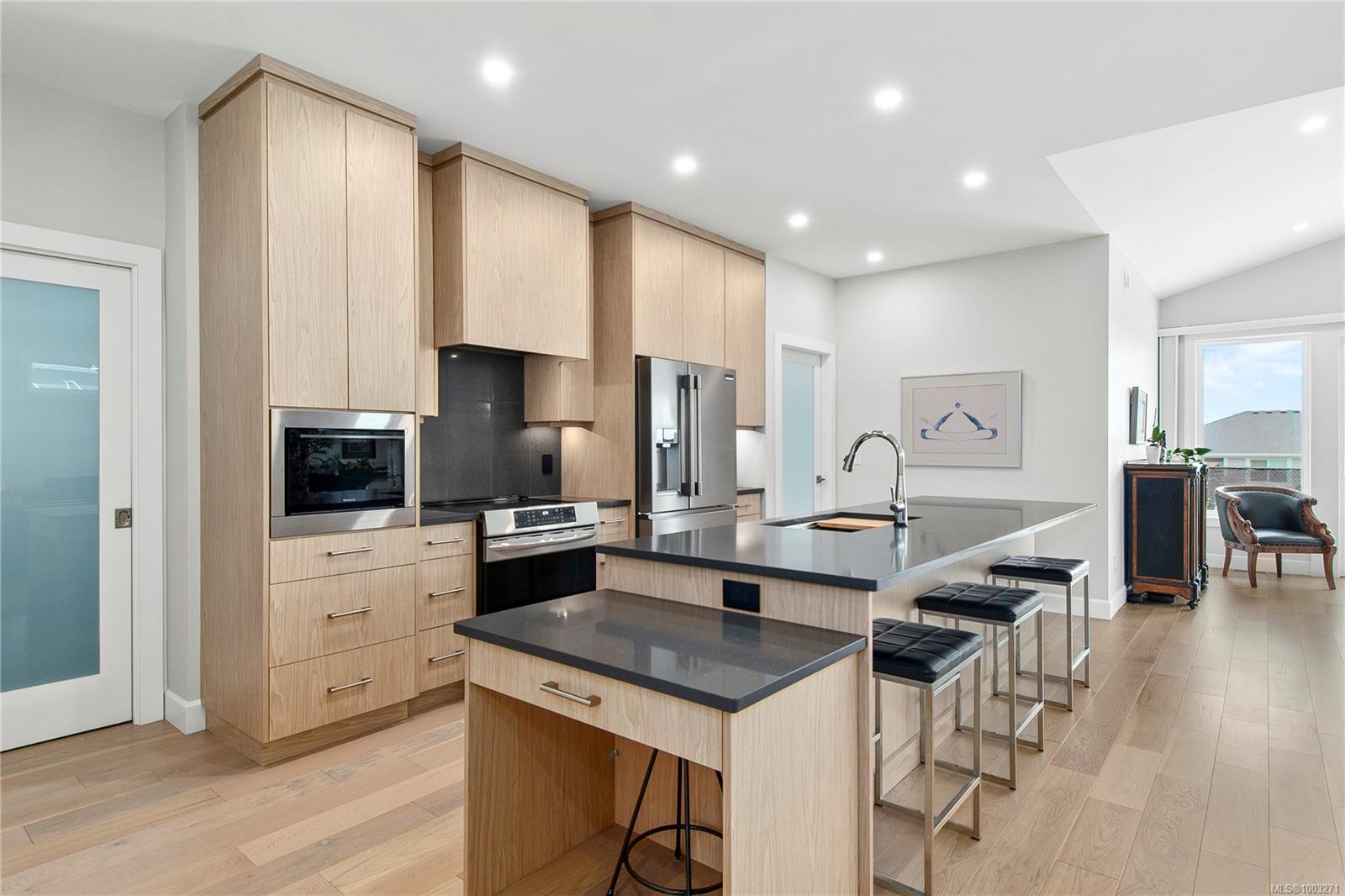 $1,120,000 - 3329 Eagleview Cres<br>British Columbia, V9N 0B6