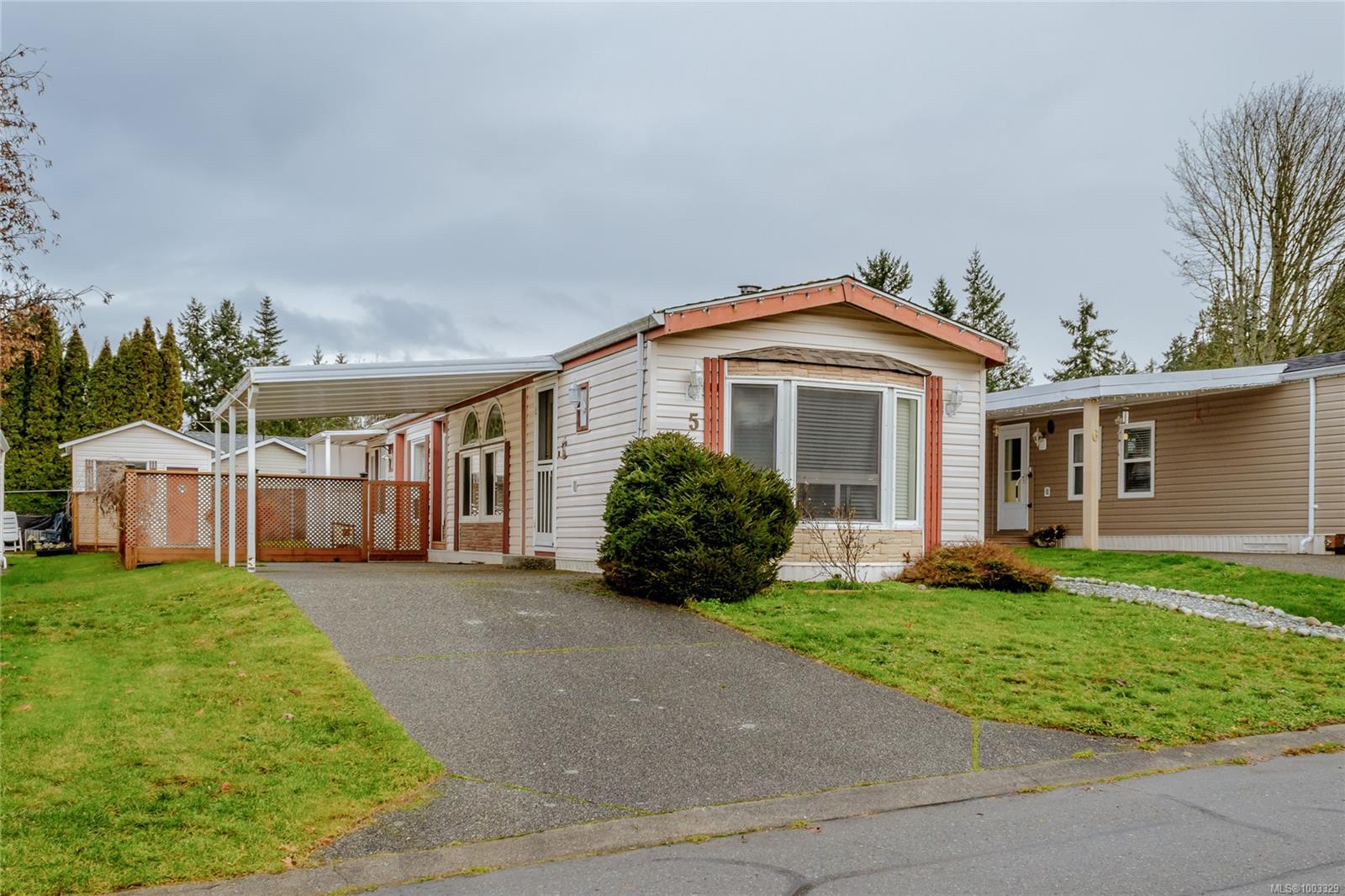 $325,000 - 658 Alderwood Dr<br>British Columbia, V9G 1R6