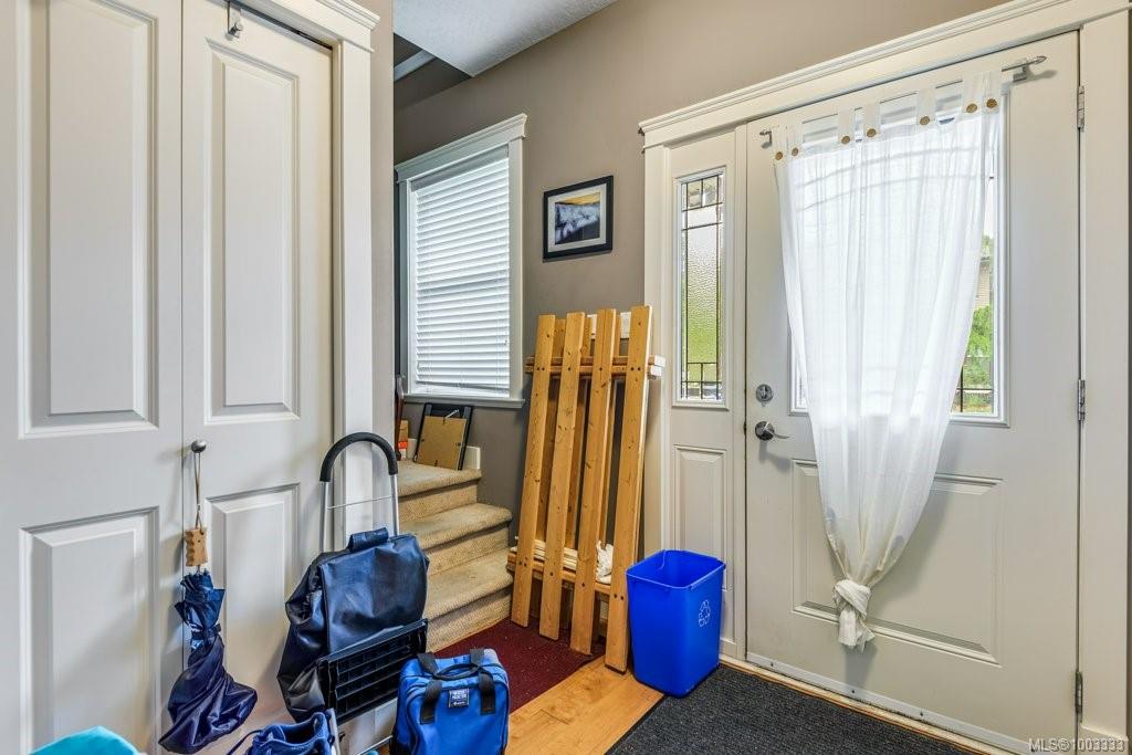 $599,900 - 2112 Cumberland Rd<br>British Columbia, V9N 2E9
