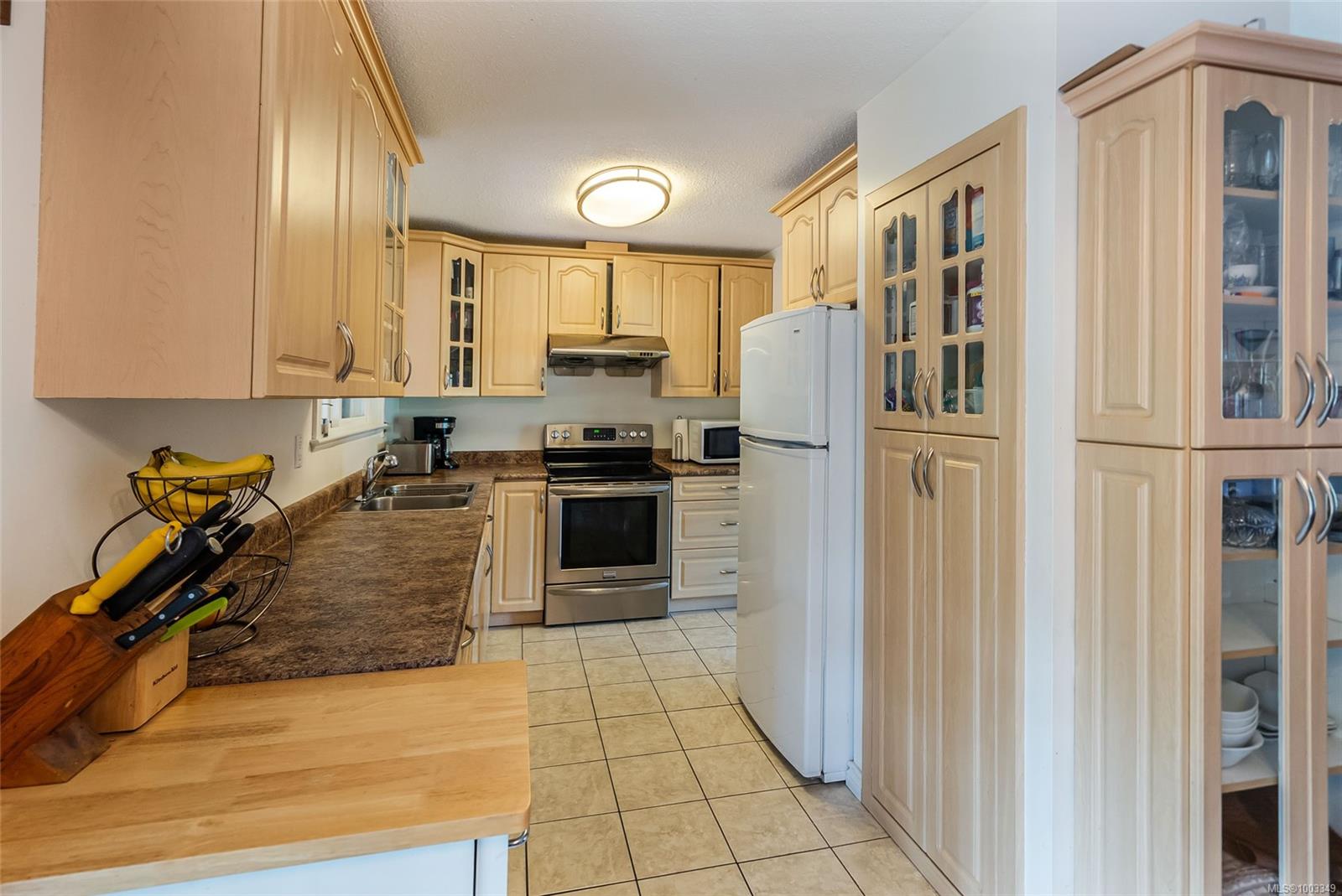 $709,900 - 186 Acacia Ave<br>British Columbia, V9R 3L5