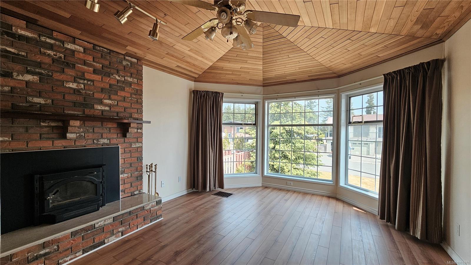 $818,800 - 450 Cormorant Rd<br>British Columbia, V9W 5Z6