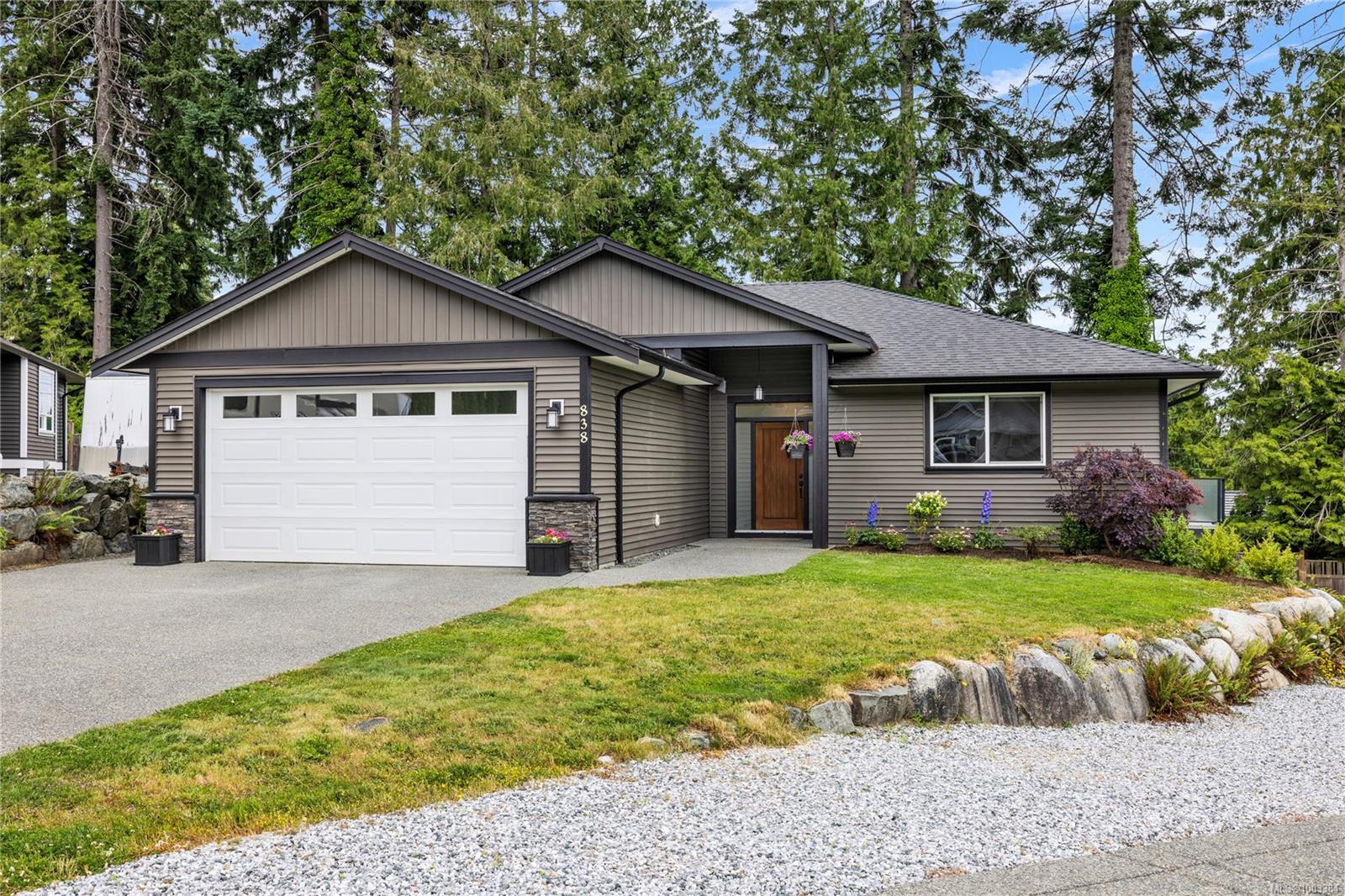 $937,000 - 838 Stirling Dr<br>British Columbia, V9G 0B5