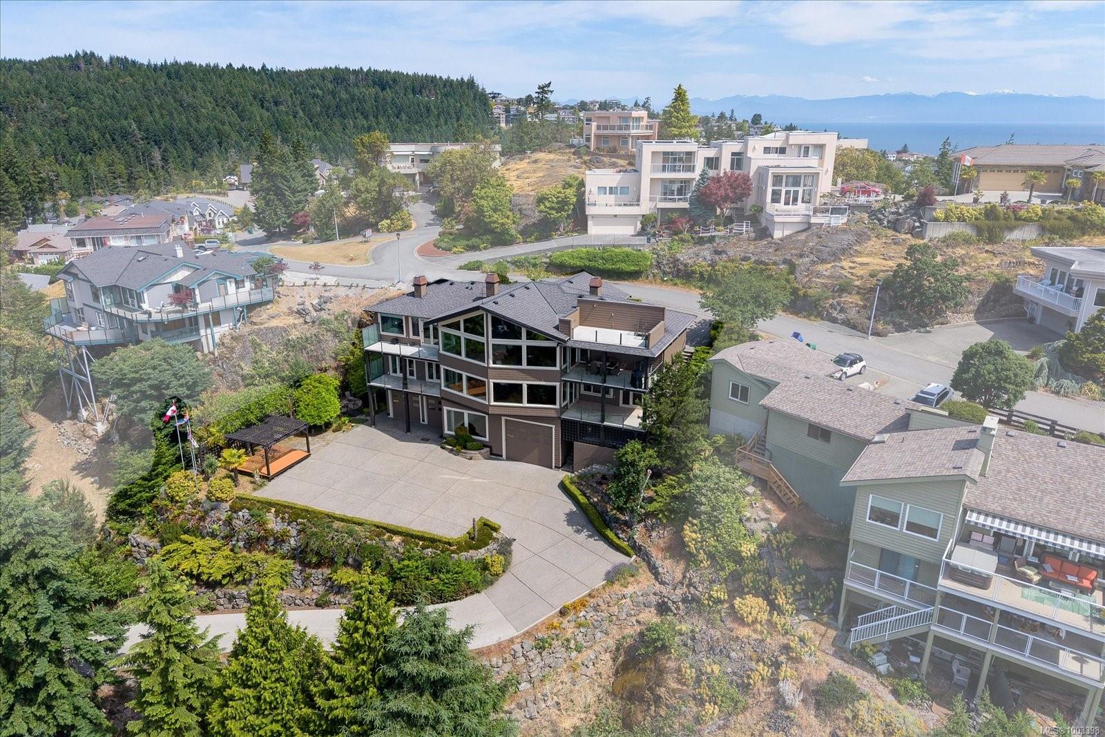 $2,769,000 - 130 Canterbury Cres<br>British Columbia, V9T 4S4