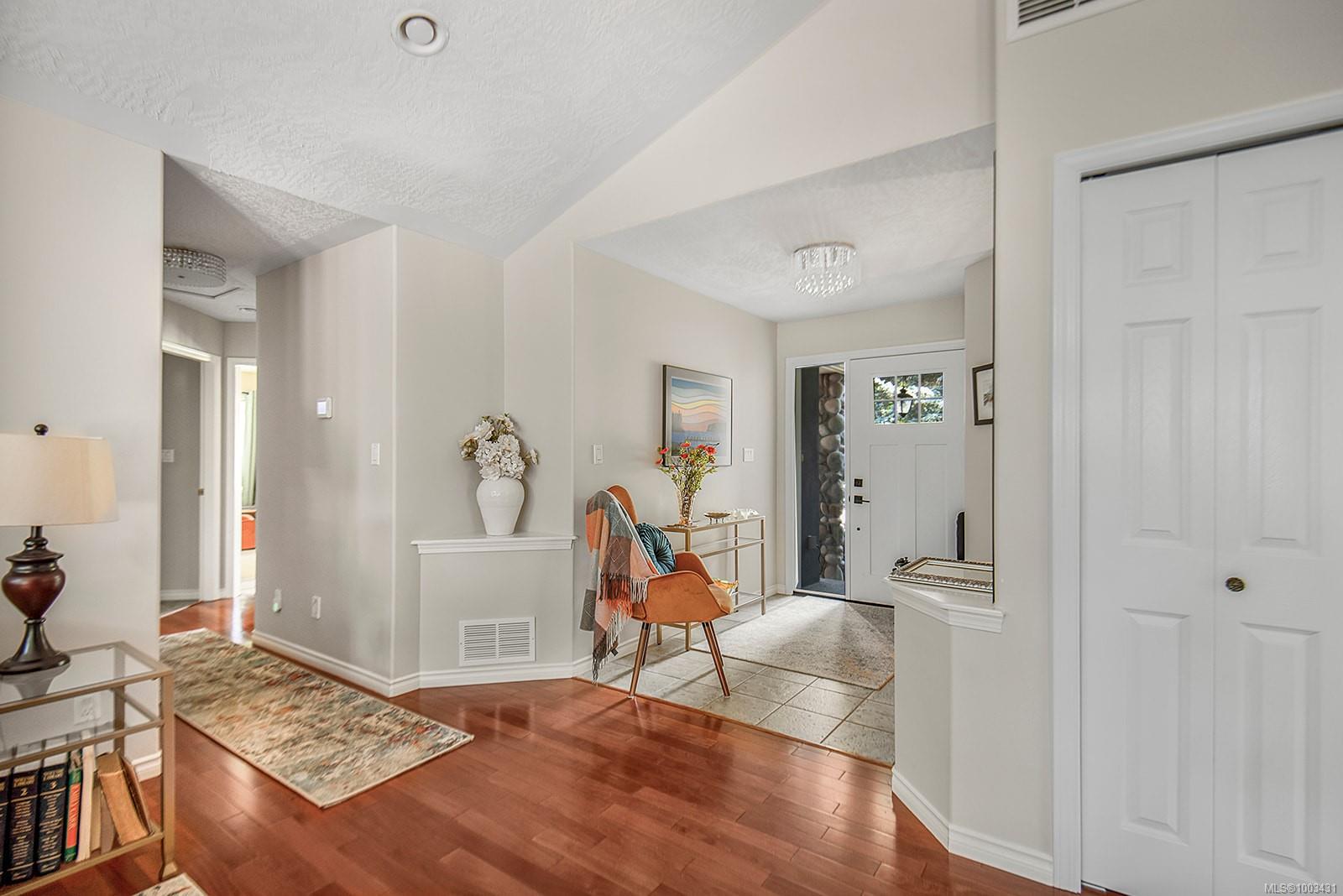 $1,050,000 - 1141 Kathleen Dr<br>British Columbia, V9L 5S4