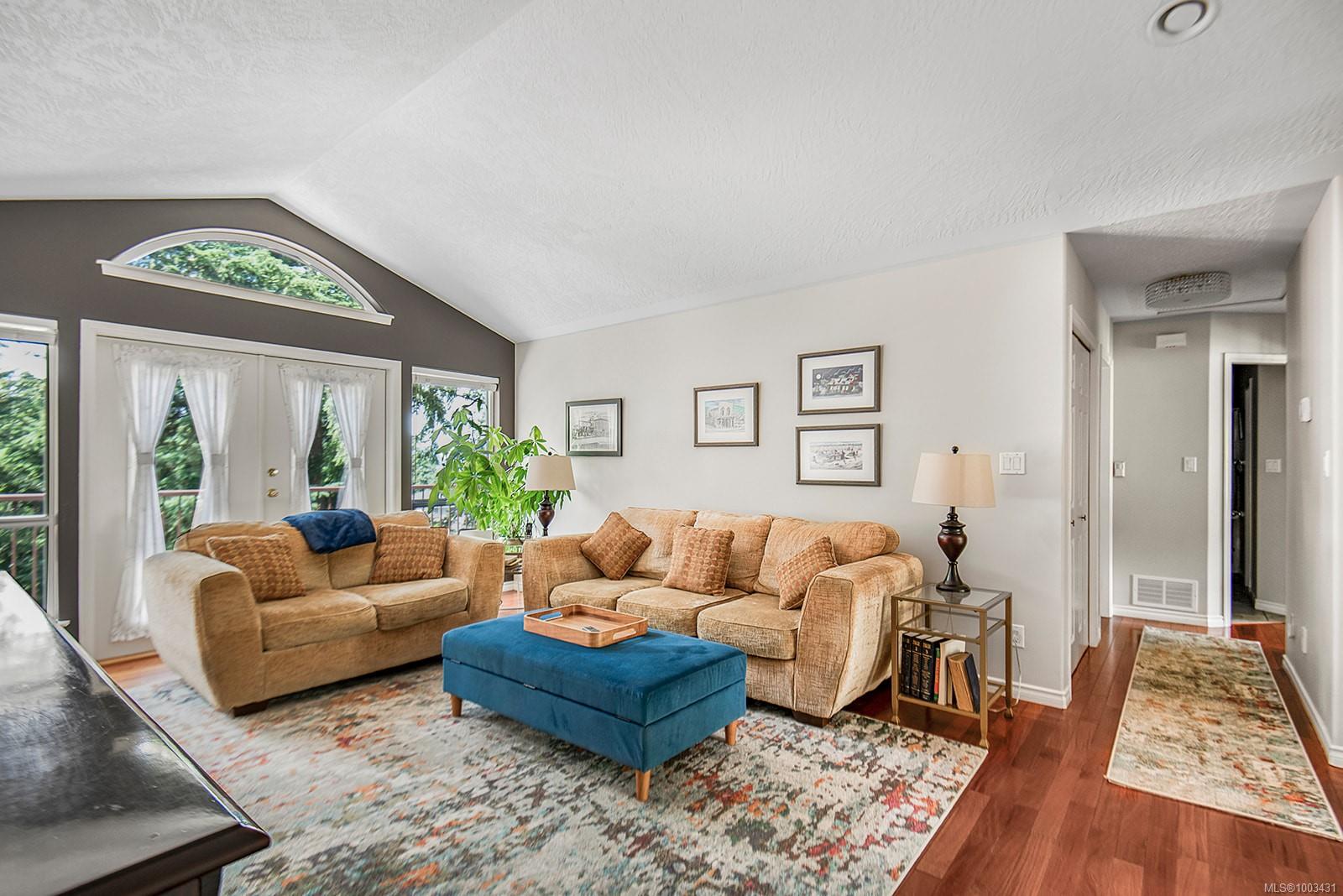 $1,050,000 - 1141 Kathleen Dr<br>British Columbia, V9L 5S4