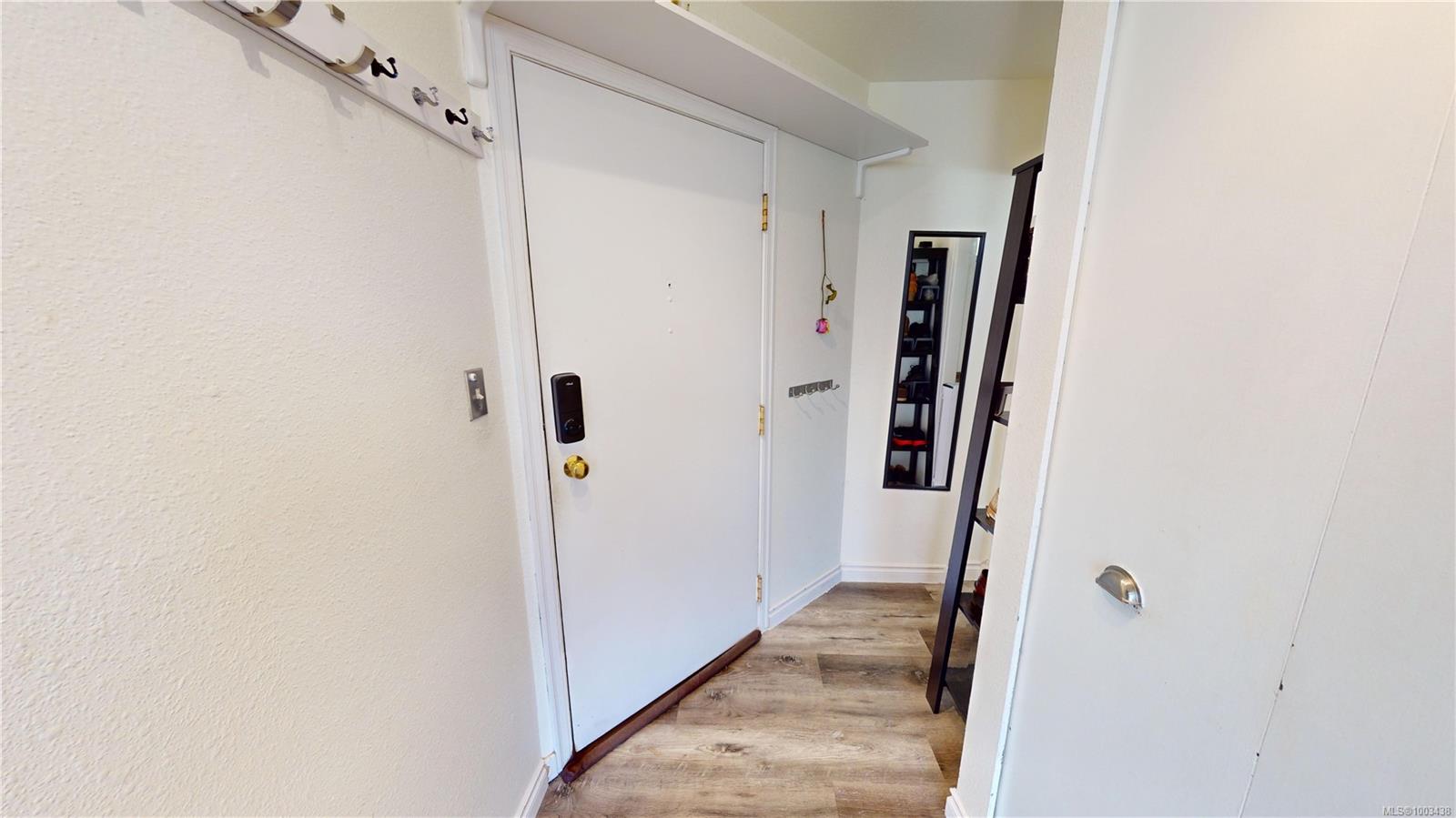 $520,000 - 4678 Elk Lake Dr<br>British Columbia, V8Z 5M1