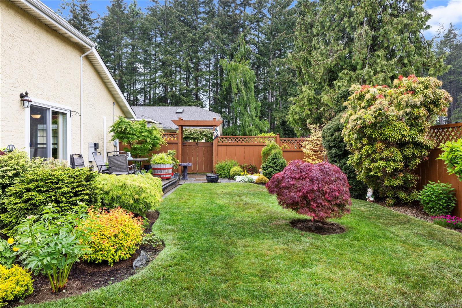$619,900 - 4750 Uplands Dr<br>British Columbia, V9T 5V1