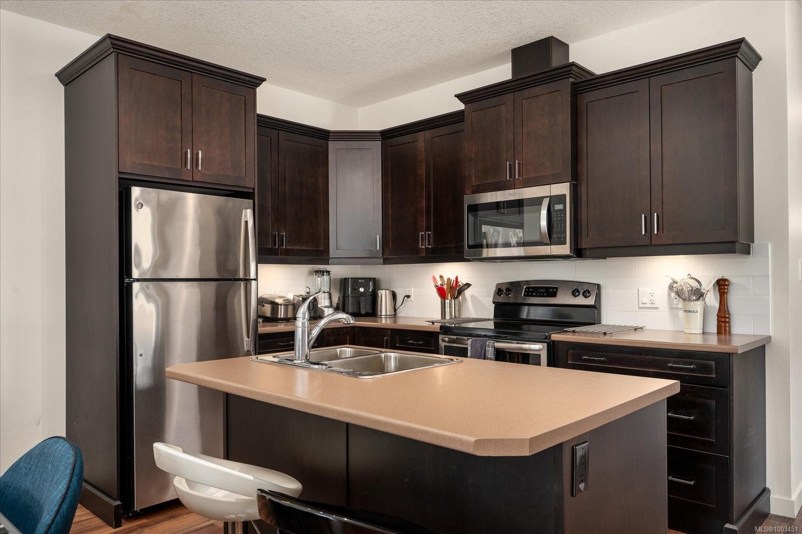 $615,000 - 1720 Dufferin Cres<br>British Columbia, V9S 0B9