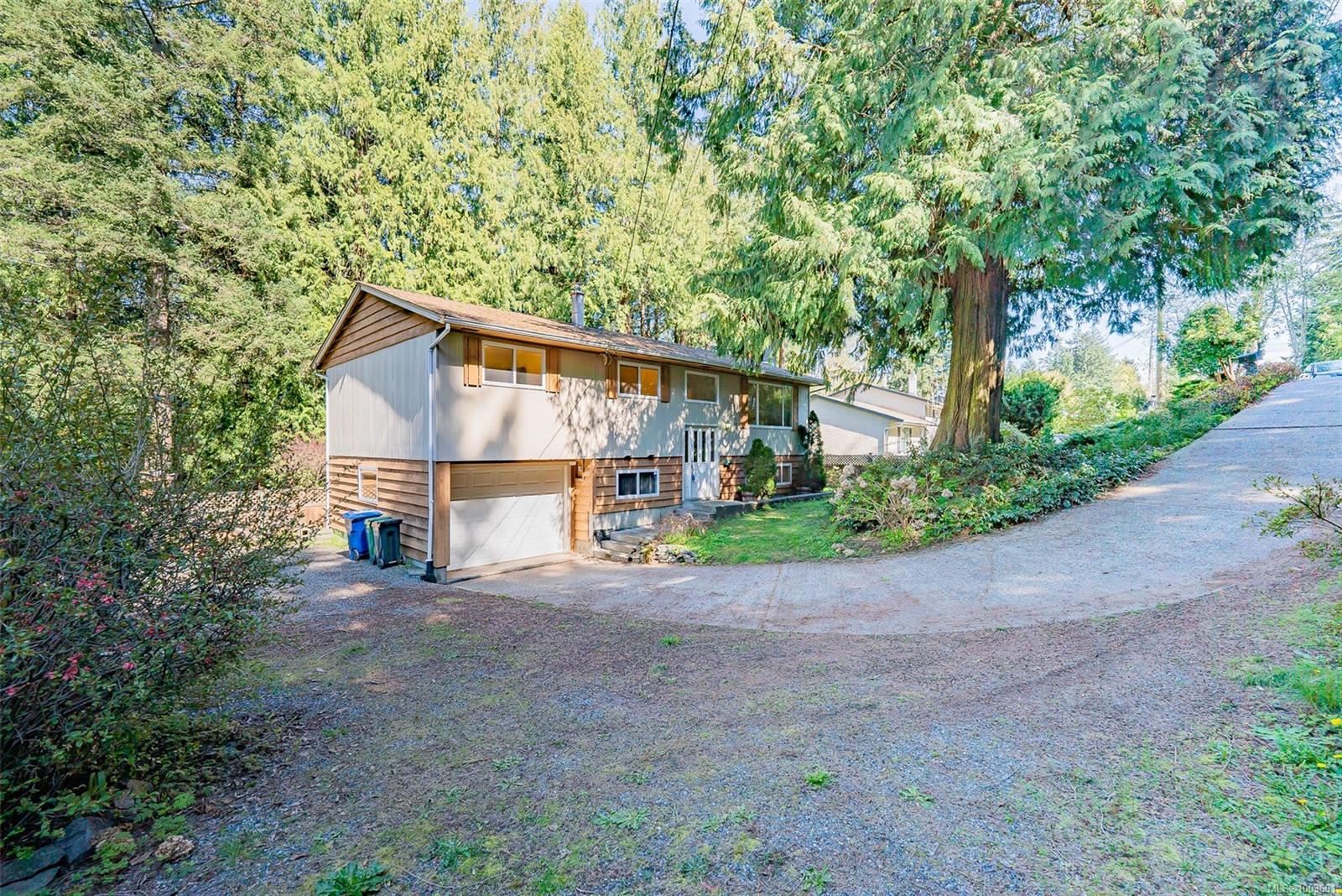 $634,900 - 2702 Beaver Creek Cres<br>British Columbia, V9T 3K4