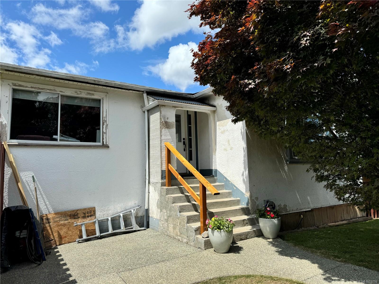 $480,000 - 4824/4830 Swanson St<br>Port Alberni, British Columbia, V9Y 6M8