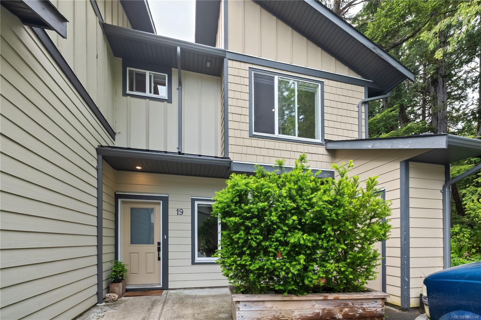 $954,000 - 625 Hellesen Dr<br>Tofino, British Columbia, V0R 2Z0