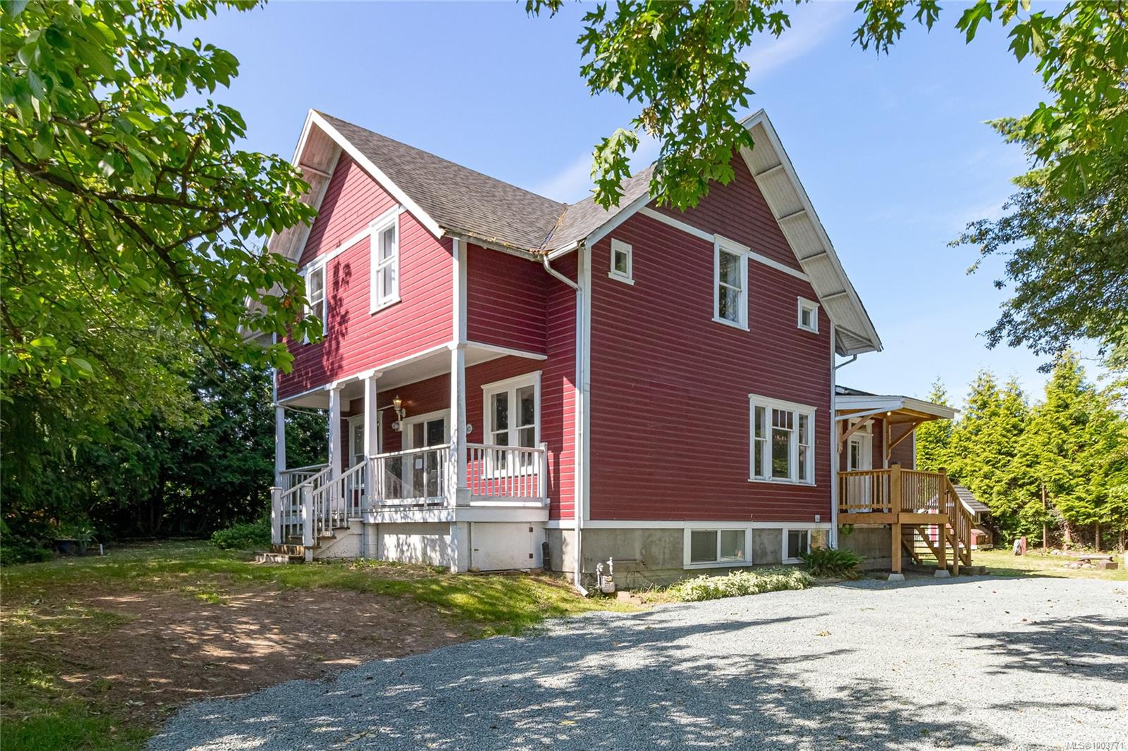 $889,900 - 1421 Cranberry Ave<br>British Columbia, V9R 6Z7