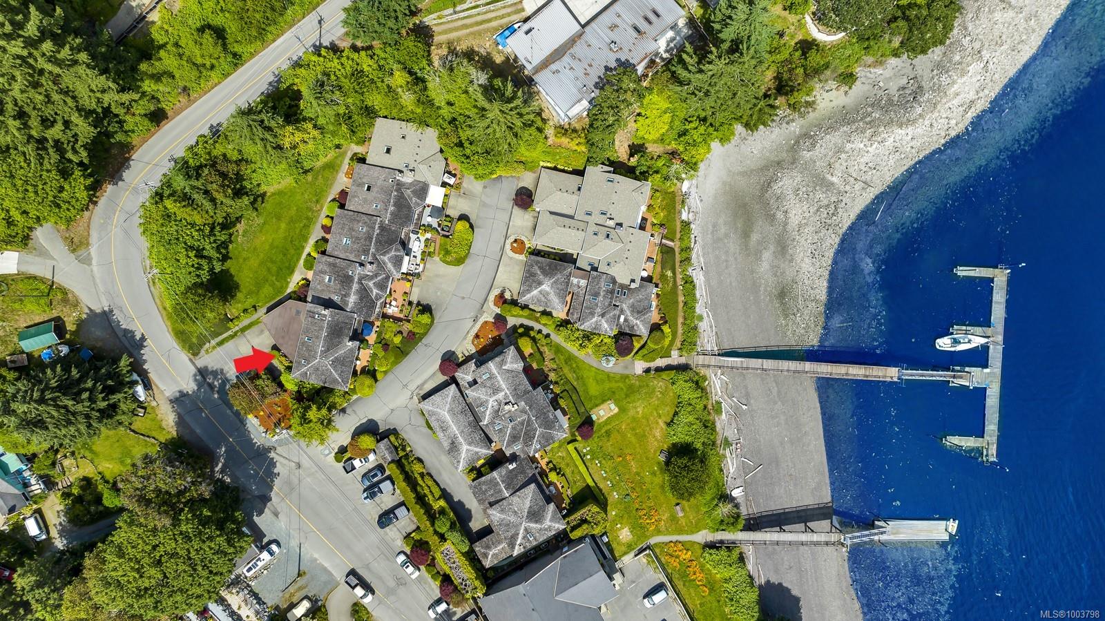 $934,000 - 6797 Beaumont Ave<br>British Columbia, V9L 5T4