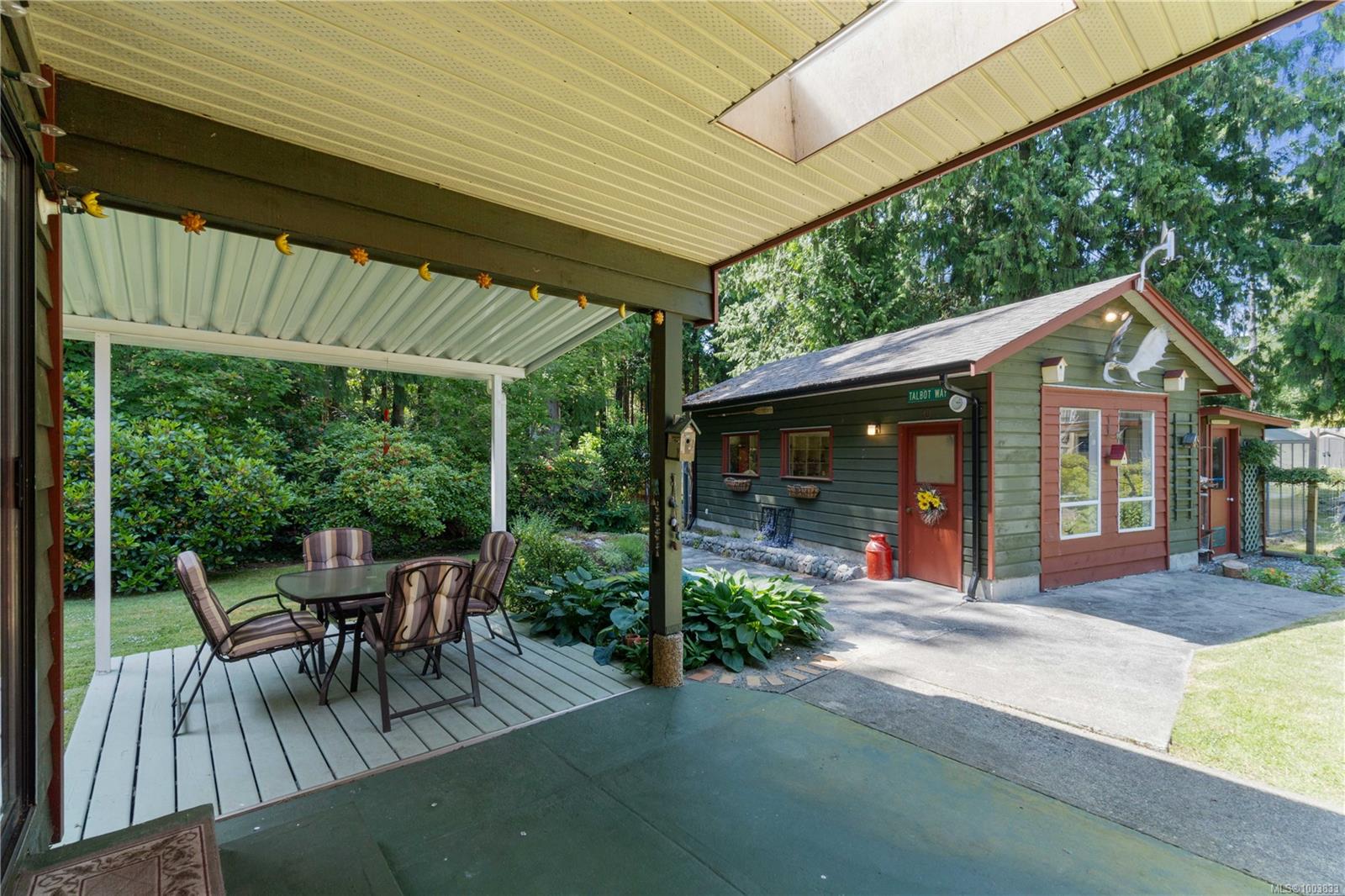 $875,000 - 1671 Janes Rd<br>British Columbia, V9X 1P3