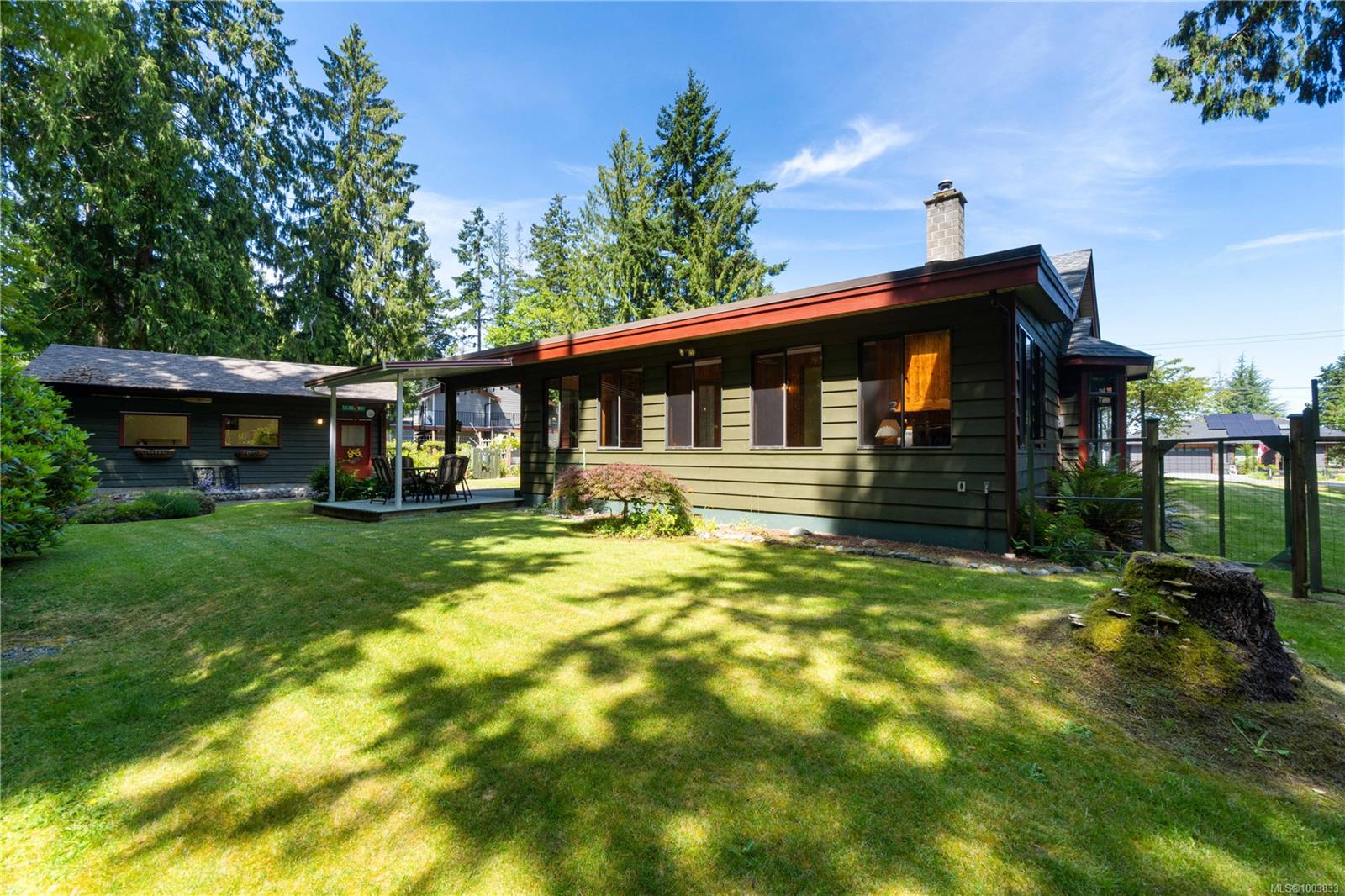 $875,000 - 1671 Janes Rd<br>British Columbia, V9X 1P3