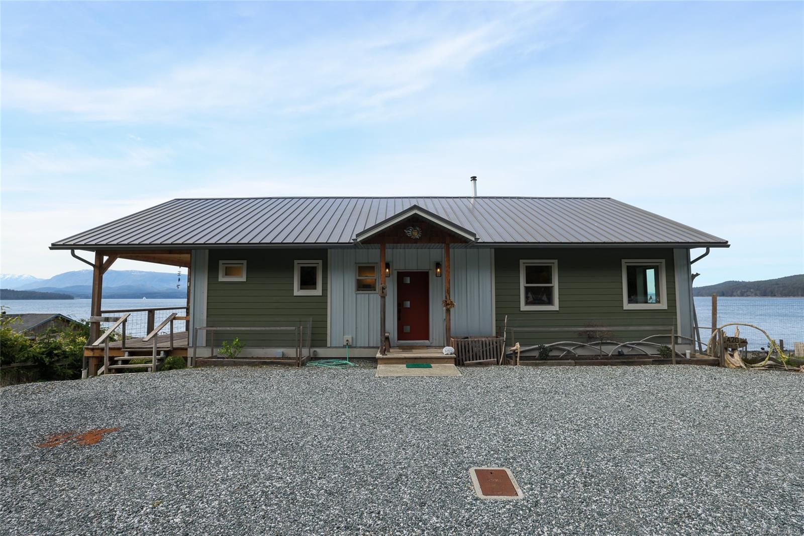 $1,350,000 - 420 1st St<br>British Columbia, V0N 3E0