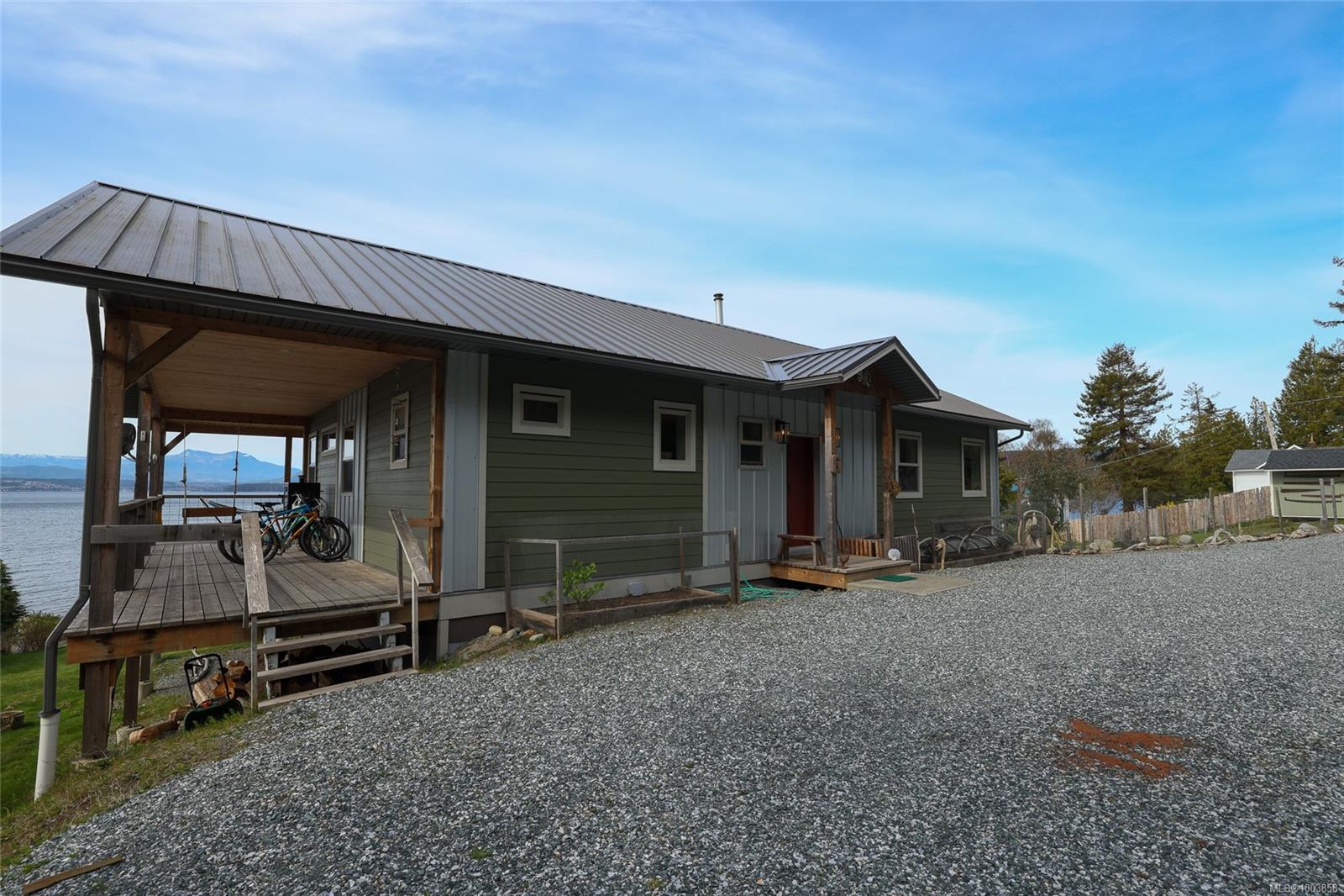 $1,350,000 - 420 1st St<br>British Columbia, V0N 3E0