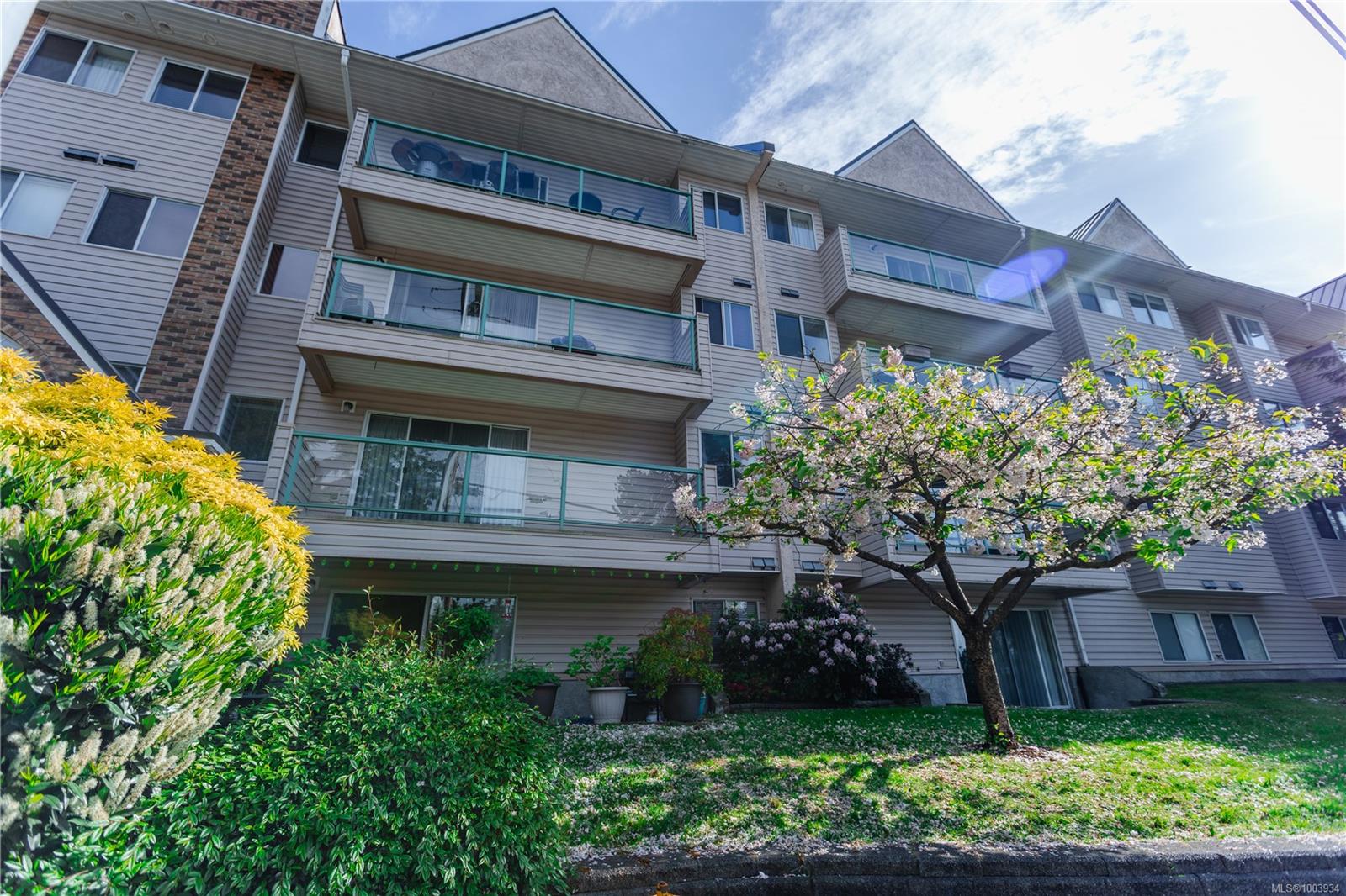 $420,000 - 6715 Dover Rd<br>British Columbia, V9V 1L9