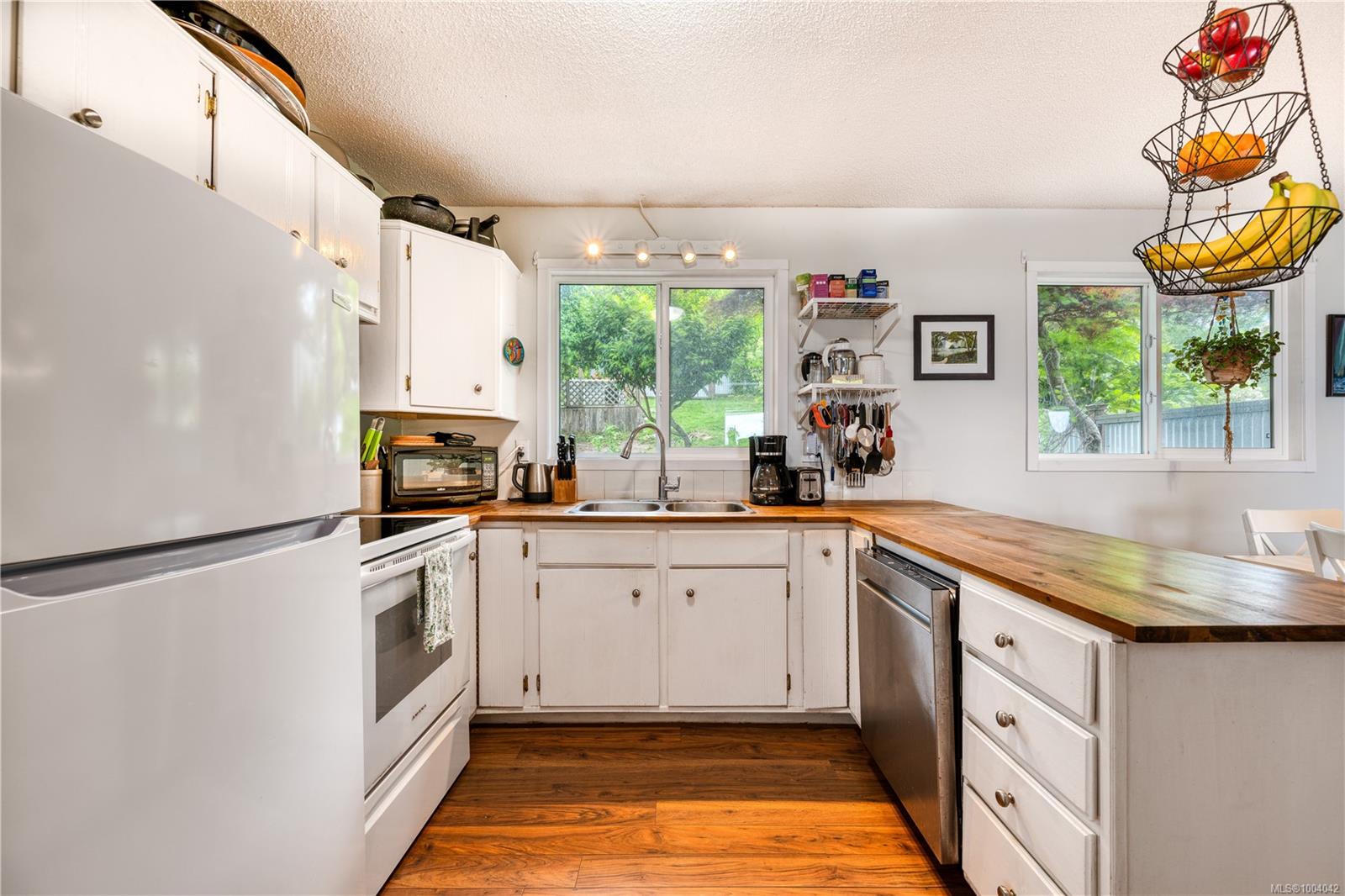$369,000 - 2185 Camosun Cres<br>British Columbia, V0N 2R0