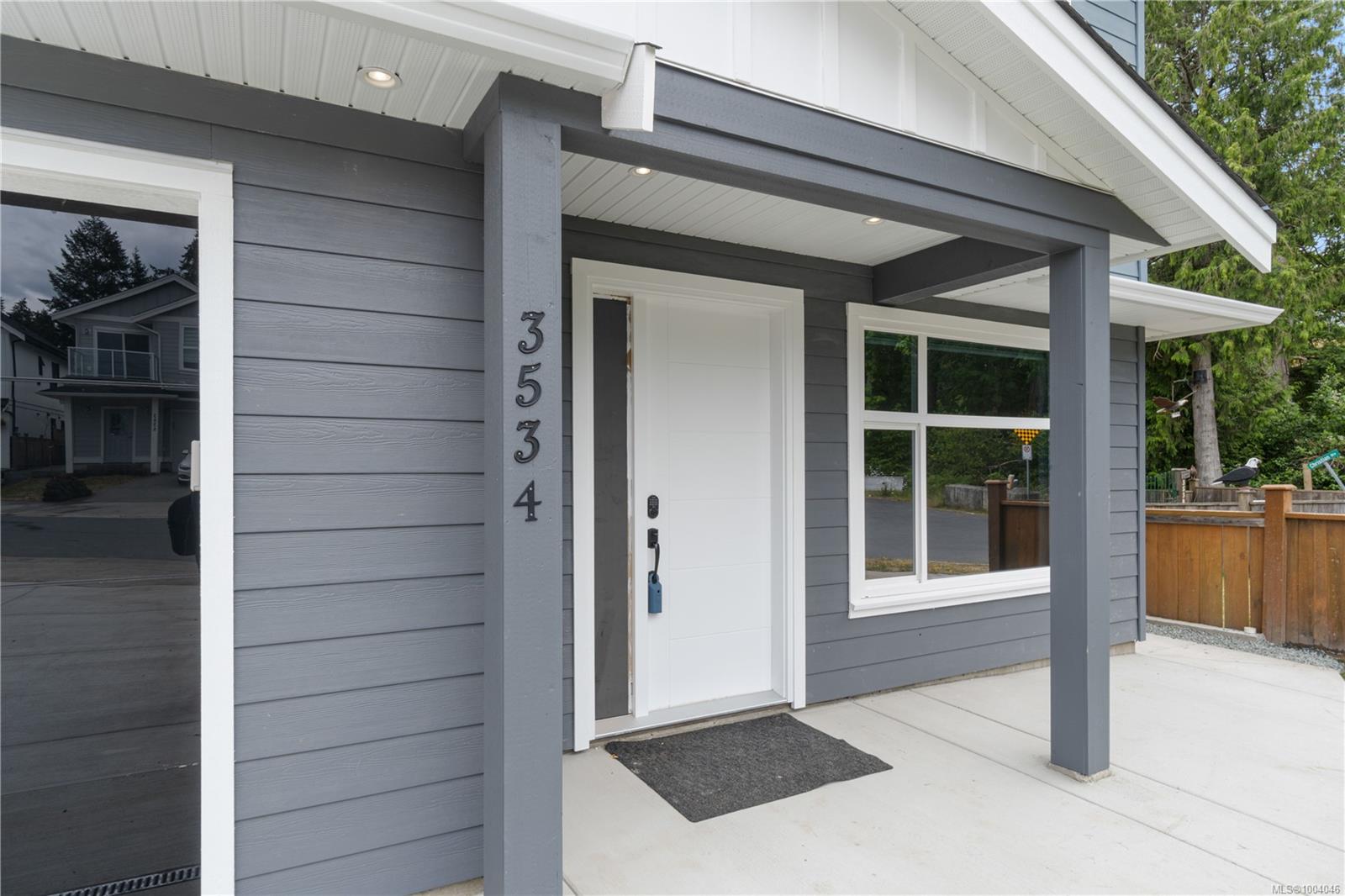 $1,549,900 - 3534 Bonnie Dr<br>British Columbia, V9T 0L2