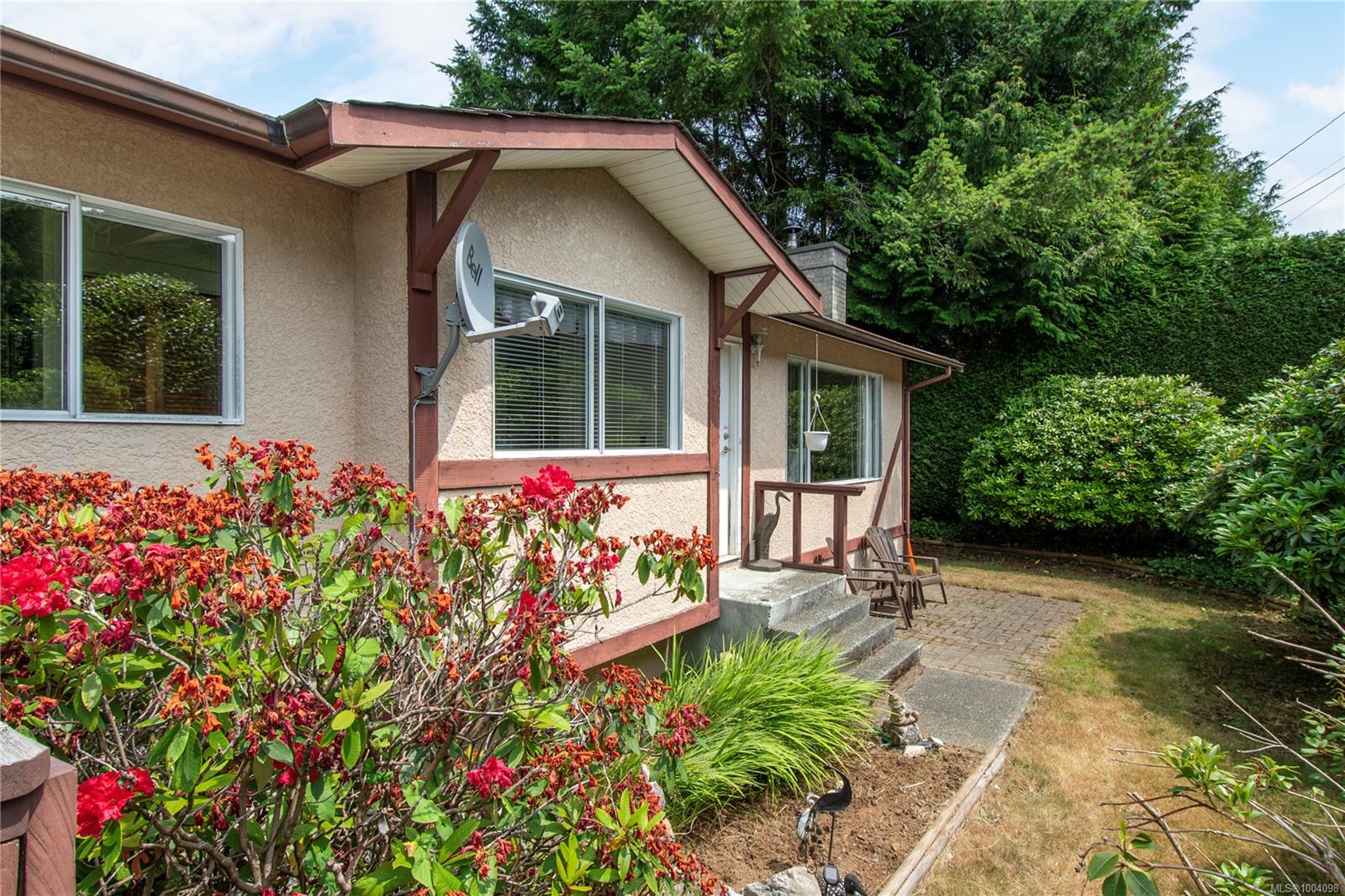 $639,000 - 880 Pinecrest Rd<br>British Columbia, V9W 3P3
