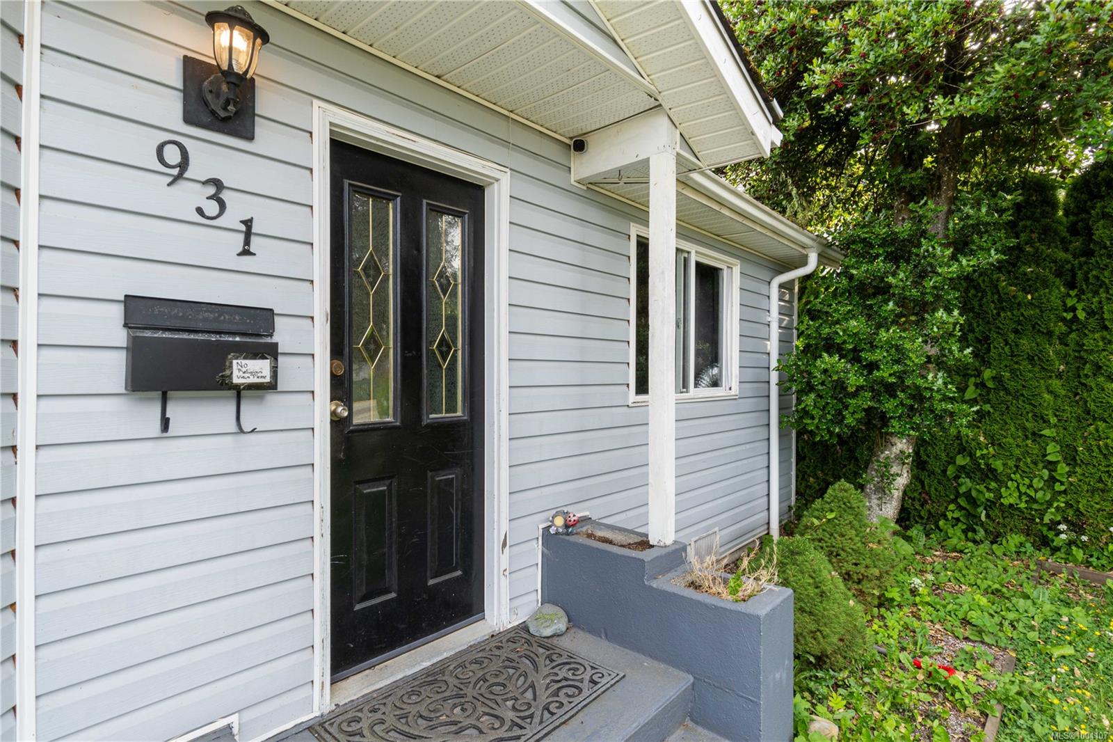 $560,000 - 931 Dufferin St<br>British Columbia, V9S 2B3
