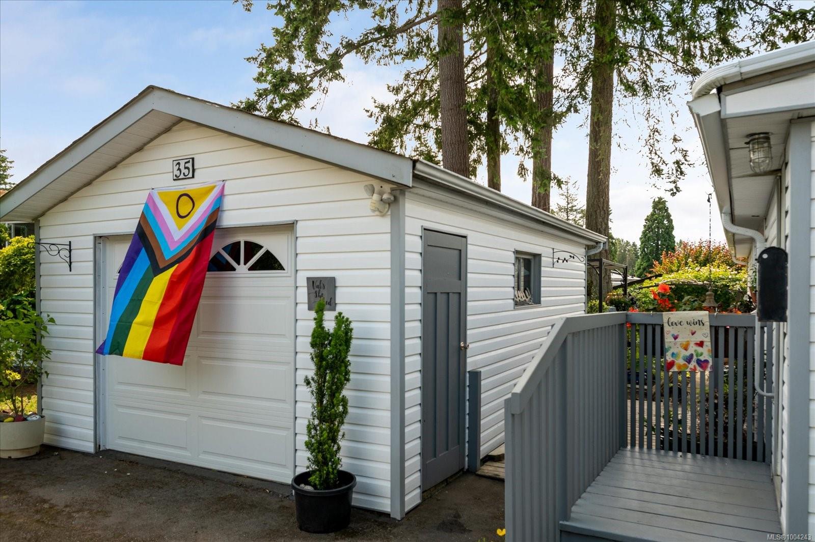 $425,000 - 5854 Turner Rd<br>British Columbia, V9T 2N6