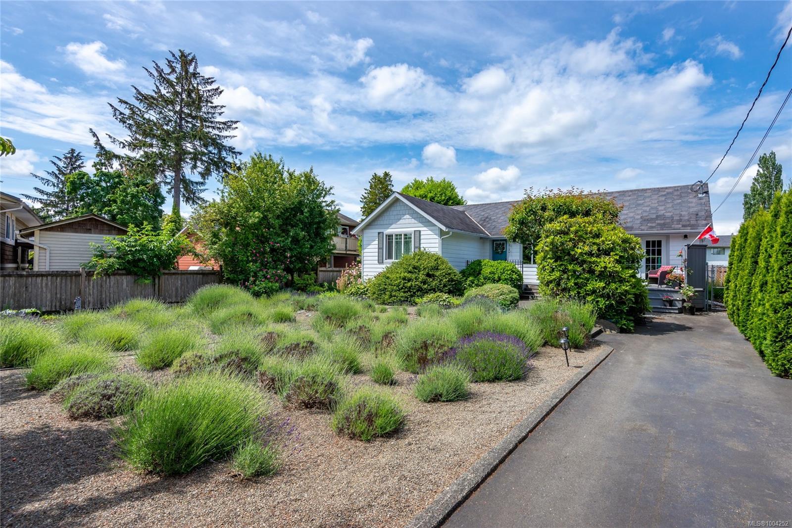 $648,900 - 1878 Nunns Rd<br>British Columbia, V9W 1G9