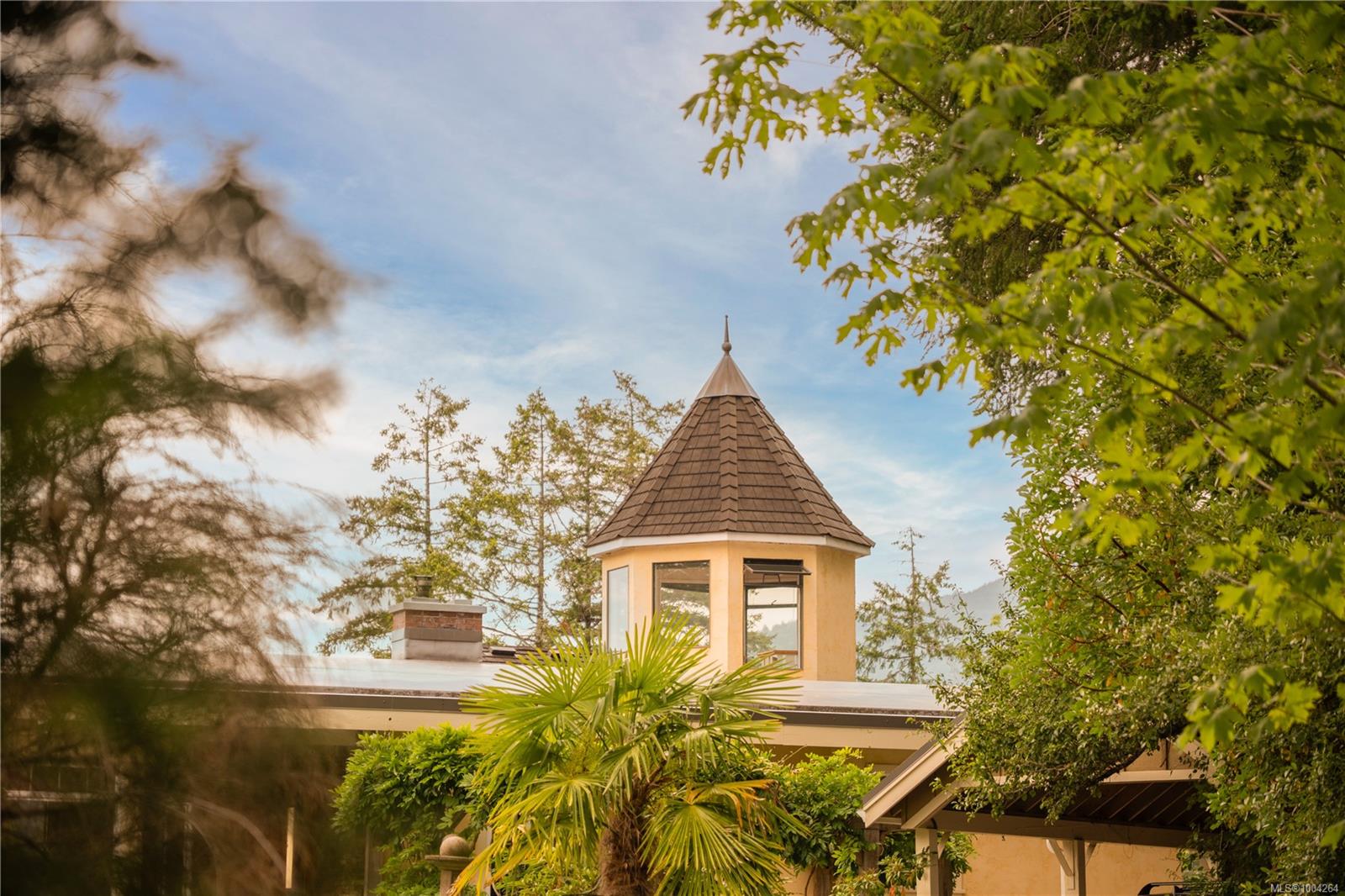 $1,750,000 - 2439 Calais Rd<br>British Columbia, V9L 5V5