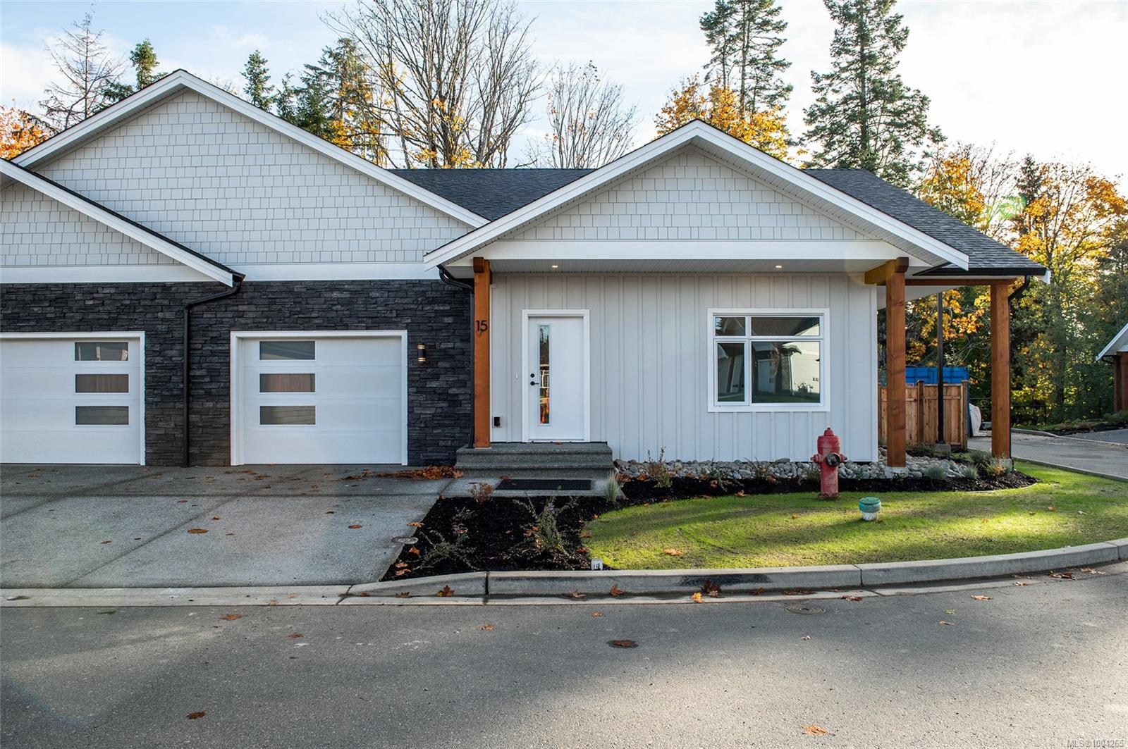 $875,000 - 1580 Glen Eagle Dr<br>British Columbia, V9W 3N1