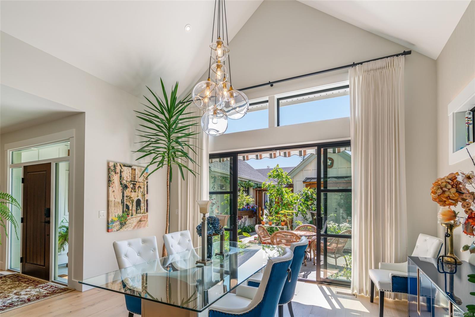 $1,550,000 - 863 Claymore Cres<br>British Columbia, V9K 0A9