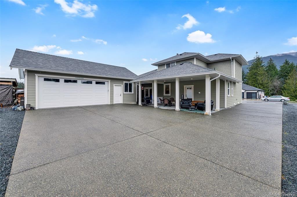 $889,000 - 168 Edgewood Dr<br>British Columbia, V0R 2G0