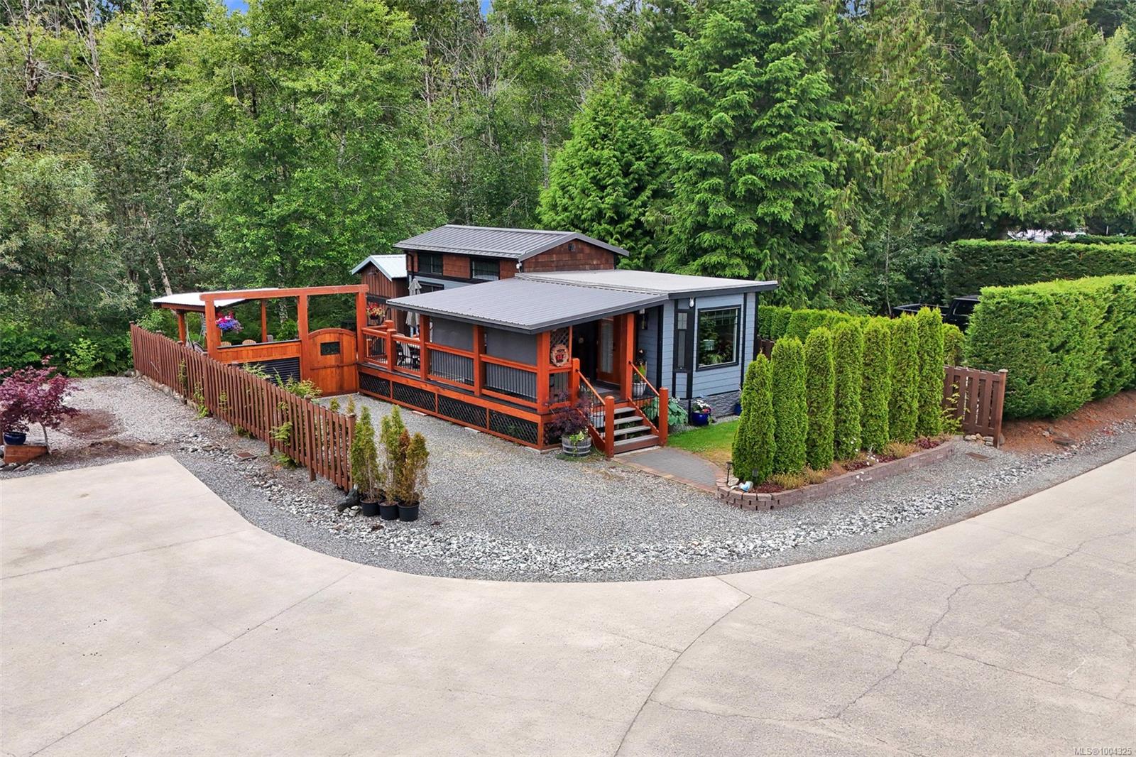 $649,900 - 10750 Central Lake Rd<br>Port Alberni, British Columbia, V9Y 8Z2