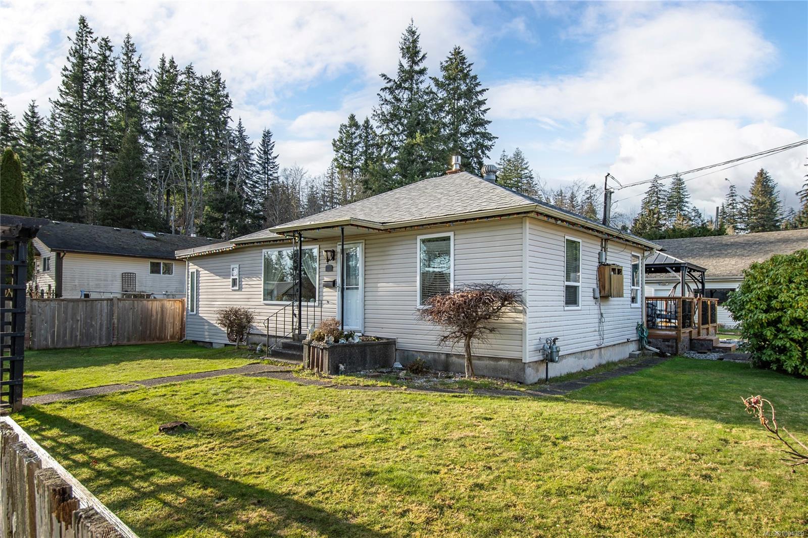 $575,000 - 2742 Vargo Rd<br>British Columbia, V9W 4W9