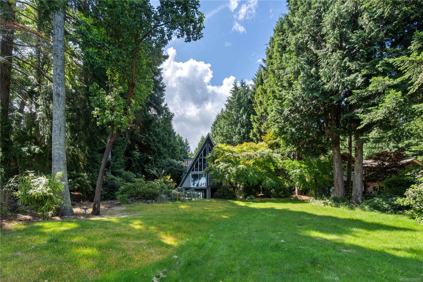 $1,596,000 - 5948 Waldbank Rd<br>British Columbia, V9V 1C8