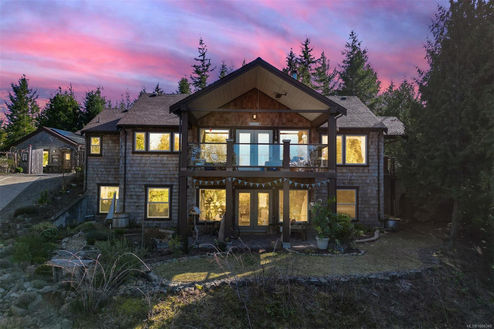 $1,398,000 - 1860 Ashling Rd<br>British Columbia, V9K 2V1