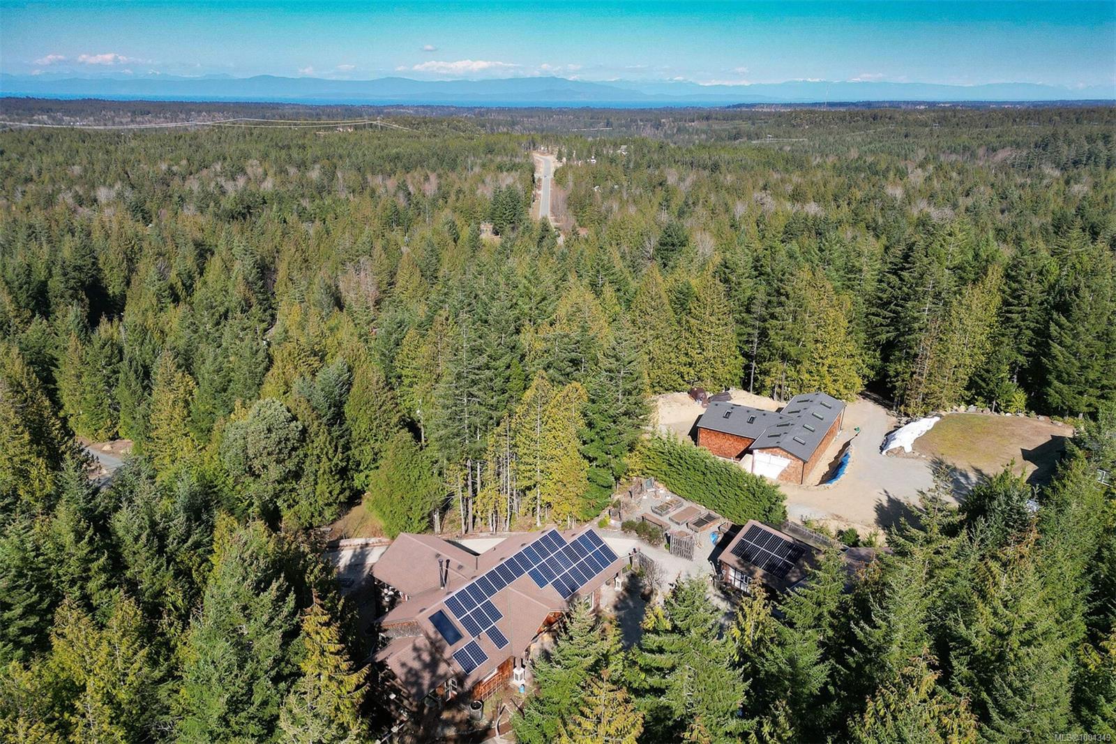 $1,398,000 - 1860 Ashling Rd<br>British Columbia, V9K 2V1