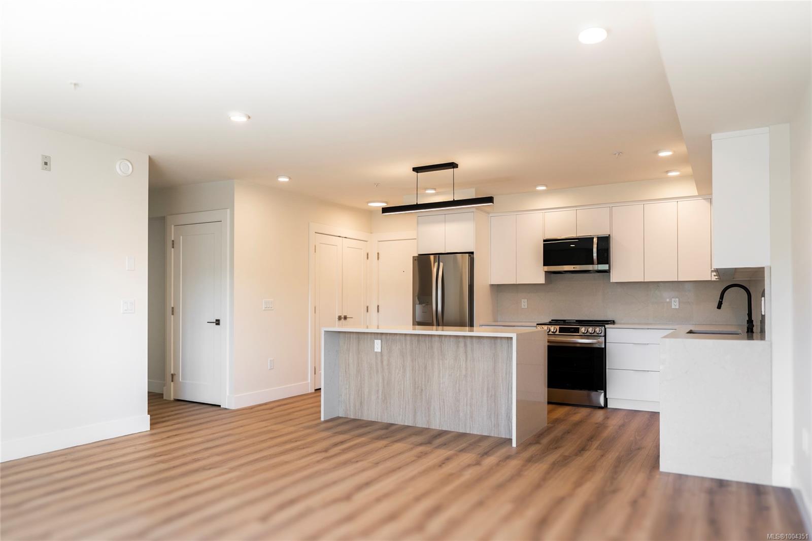 $649,900 - 45 Haliburton St<br>British Columbia, V9R 4V6