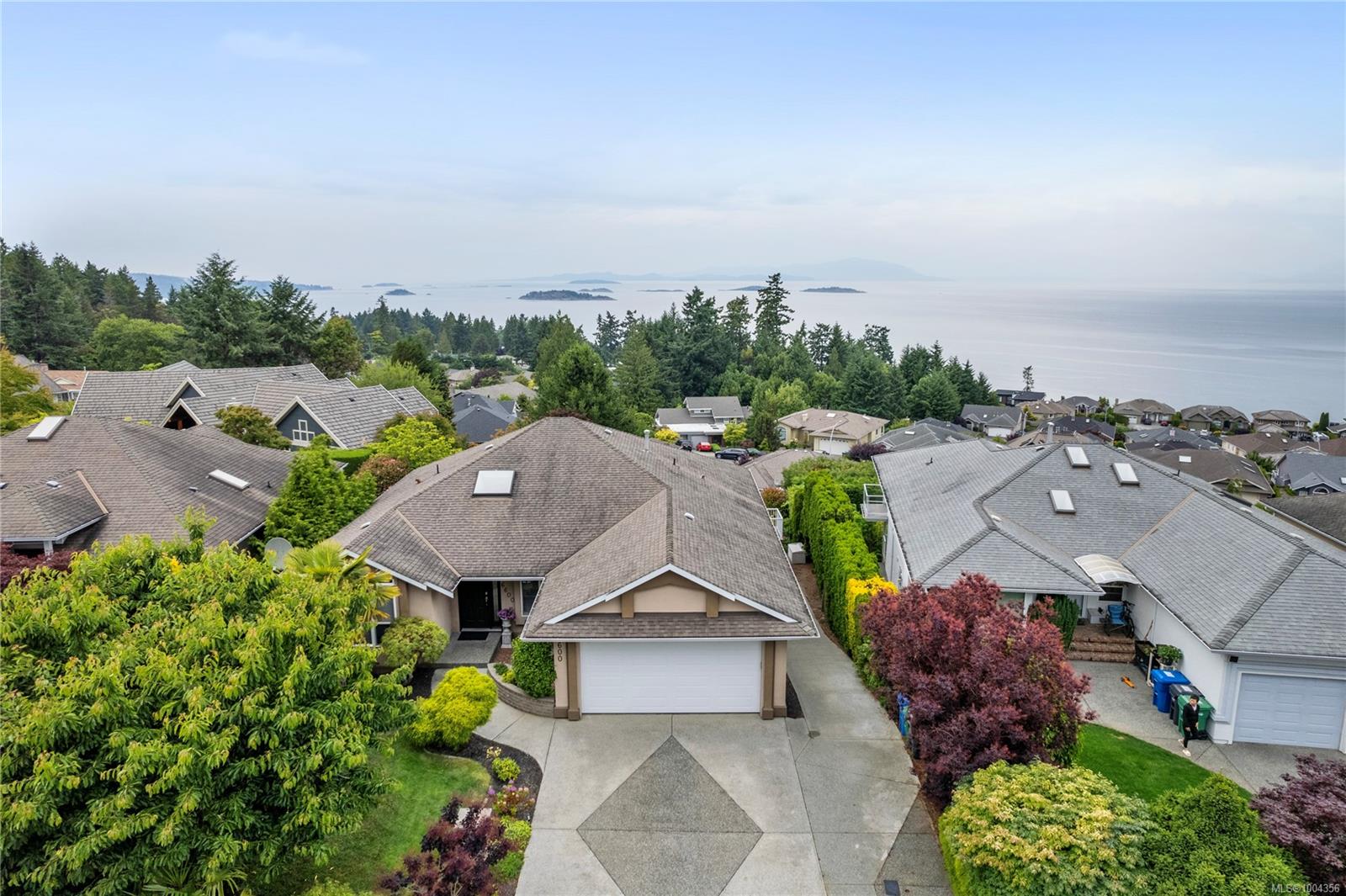 $1,349,900 - 6600 Groveland Dr<br>British Columbia, V9V 1P7