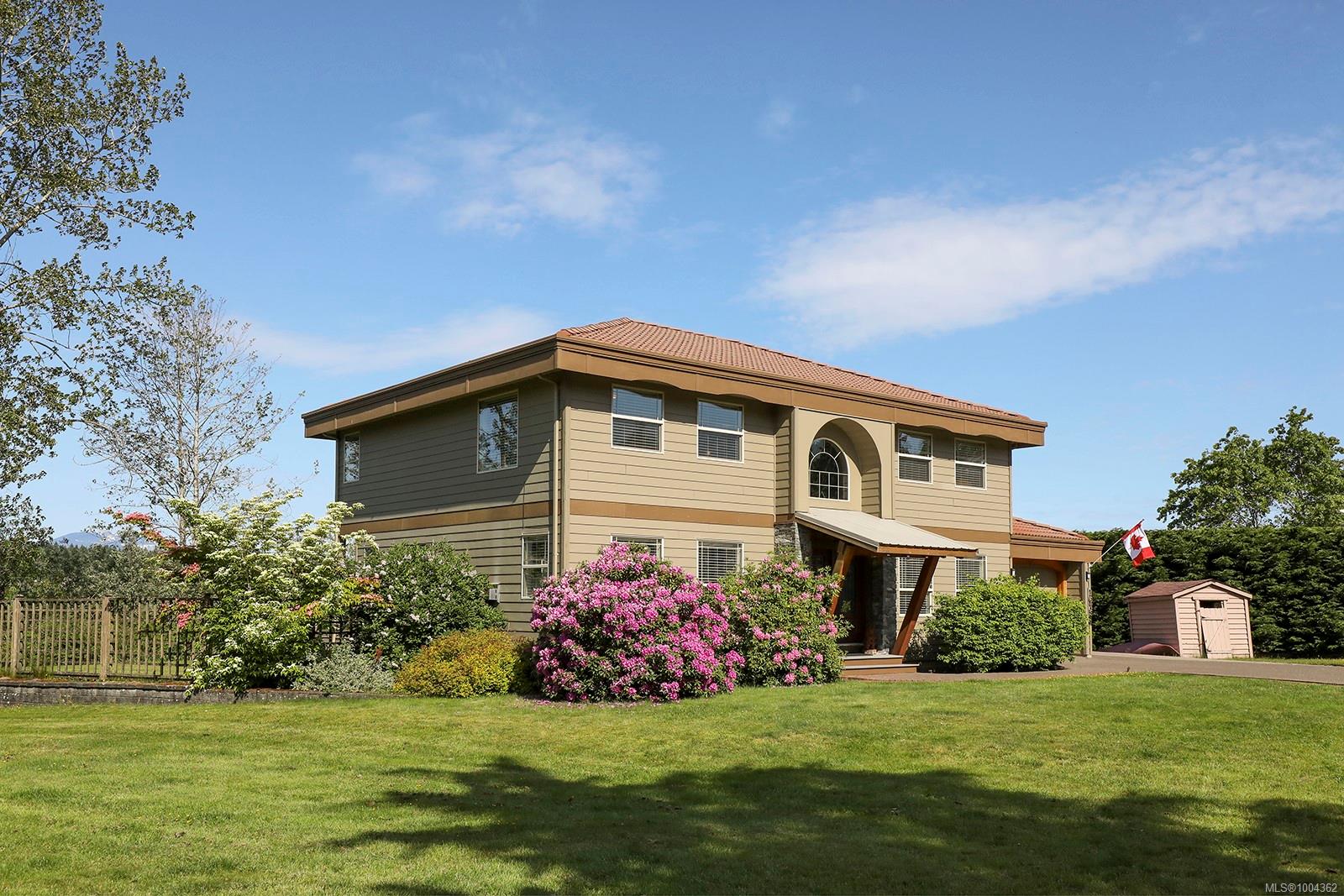 $1,098,000 - 1675 Chester Pl<br>British Columbia, V9M 1A9