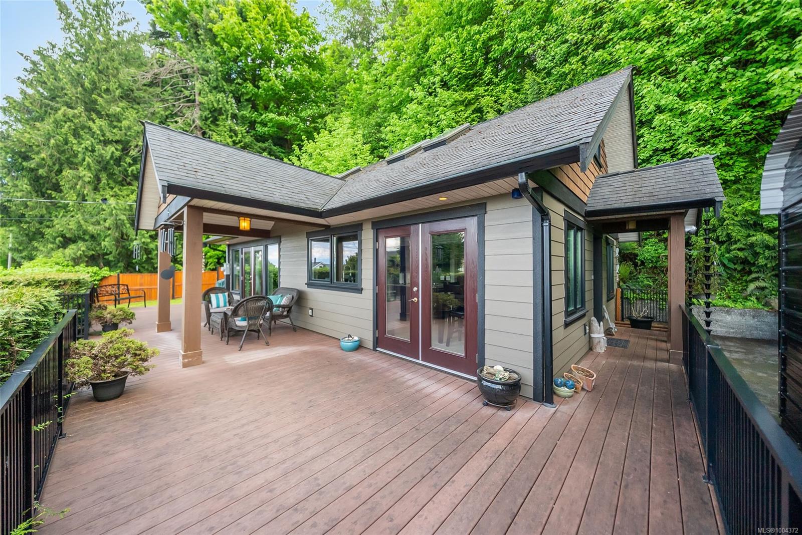 $1,075,000 - 3008 Island Hwy<br>British Columbia, V9K 2H2
