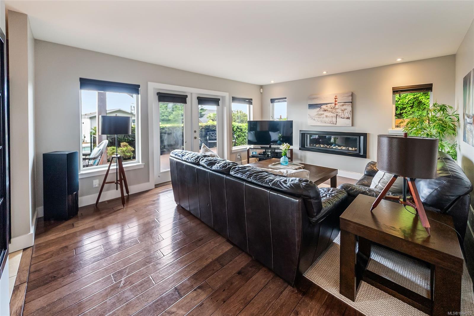 $1,075,000 - 3008 Island Hwy<br>British Columbia, V9K 2H2