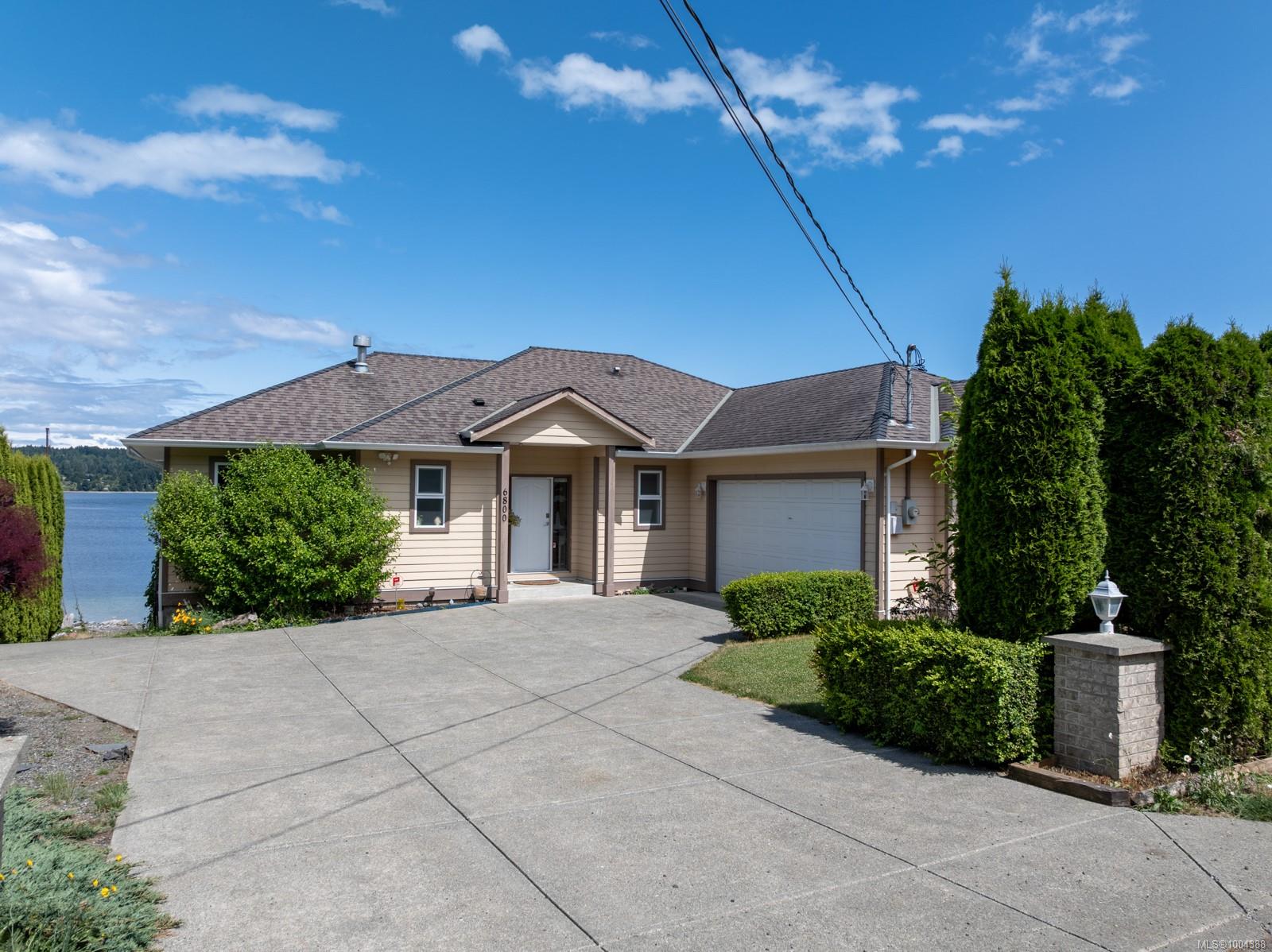 $1,450,000 - 6800 Buckley Bay Frontage Rd<br>British Columbia, V0R 1W0